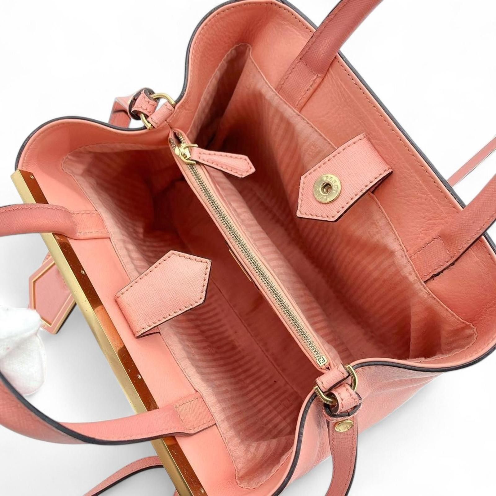 Fendi Fendi - Pink Leather Handbag Adjustable Strap Size ONE SIZE - 4 Thumbnail