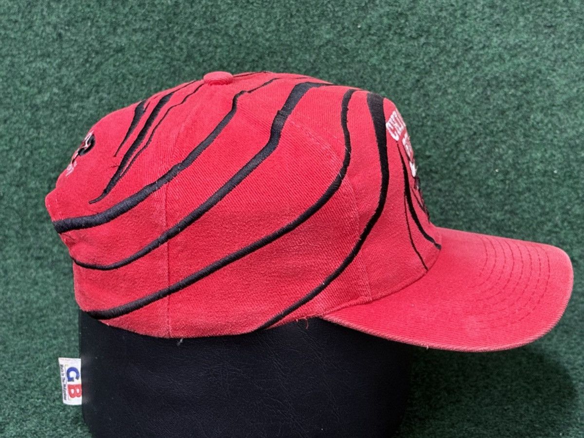 Drew Pearson Vintage Drew Pearson Chicago Bulls Swirl Snapback Hat Size ONE SIZE - 2 Thumbnail