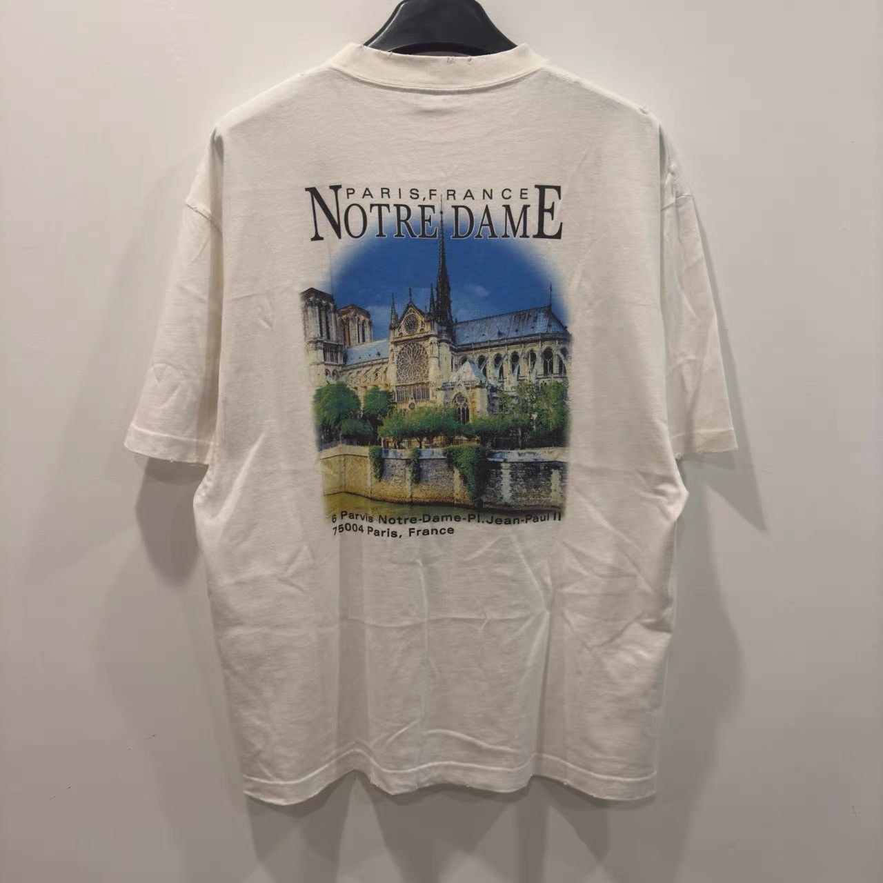 Balenciaga Balenciaga White Castle Short Sleeve K28 Size US XXS / EU 40 - 2 Thumbnail