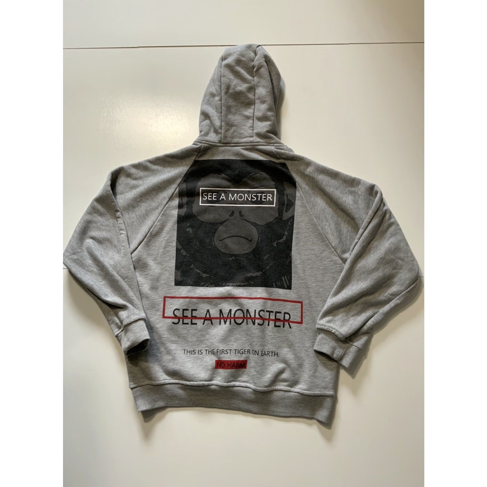 Vintage Guelenkke See A Monster No Harm Monkey Graphic Heather Grey Pullover Hoodie M Mens Size M Sweatshirt Hoodie Size US M / EU 48-50 / 2 - 2 Thumbnail