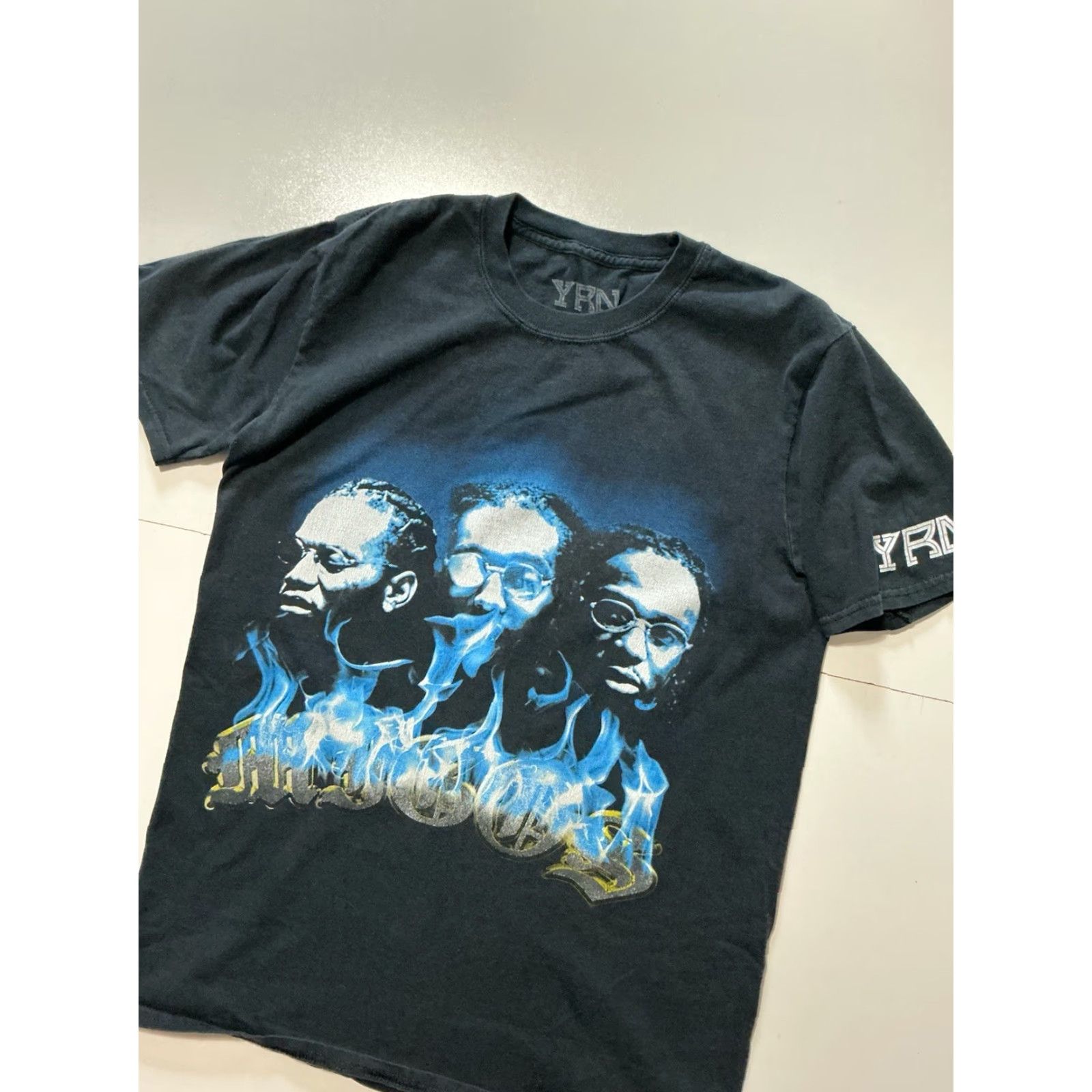 Vintage VINTAGE YRN Yung Rich Nation Migos Quavo Takeoff Offset Blue Smoke Graphic T-Shirt Sz. S Mens Shirt Black Smoke Graphic Rap Hip Hop 90s? Size US S / EU 44-46 / 1 - 3 Thumbnail