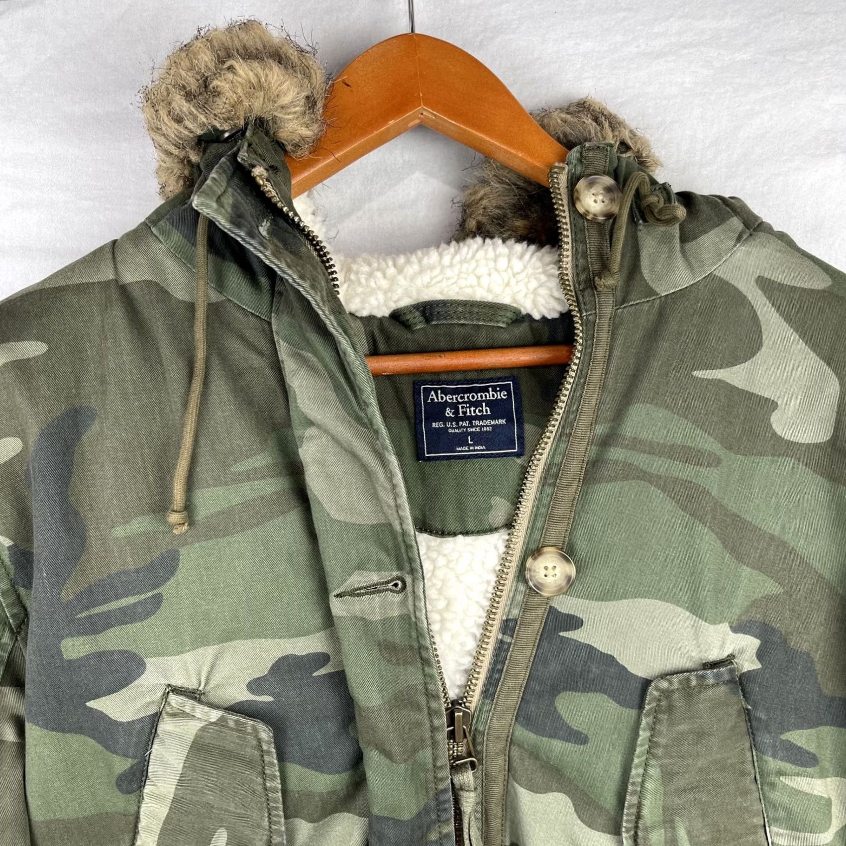 Abercrombie & Fitch VINTAGE Abercrombie & Fitch Jacket Womens Large Camo Hooded Sherpa Lined Parka Coat Warm Size L / US 10 / IT 46 - 2 Thumbnail