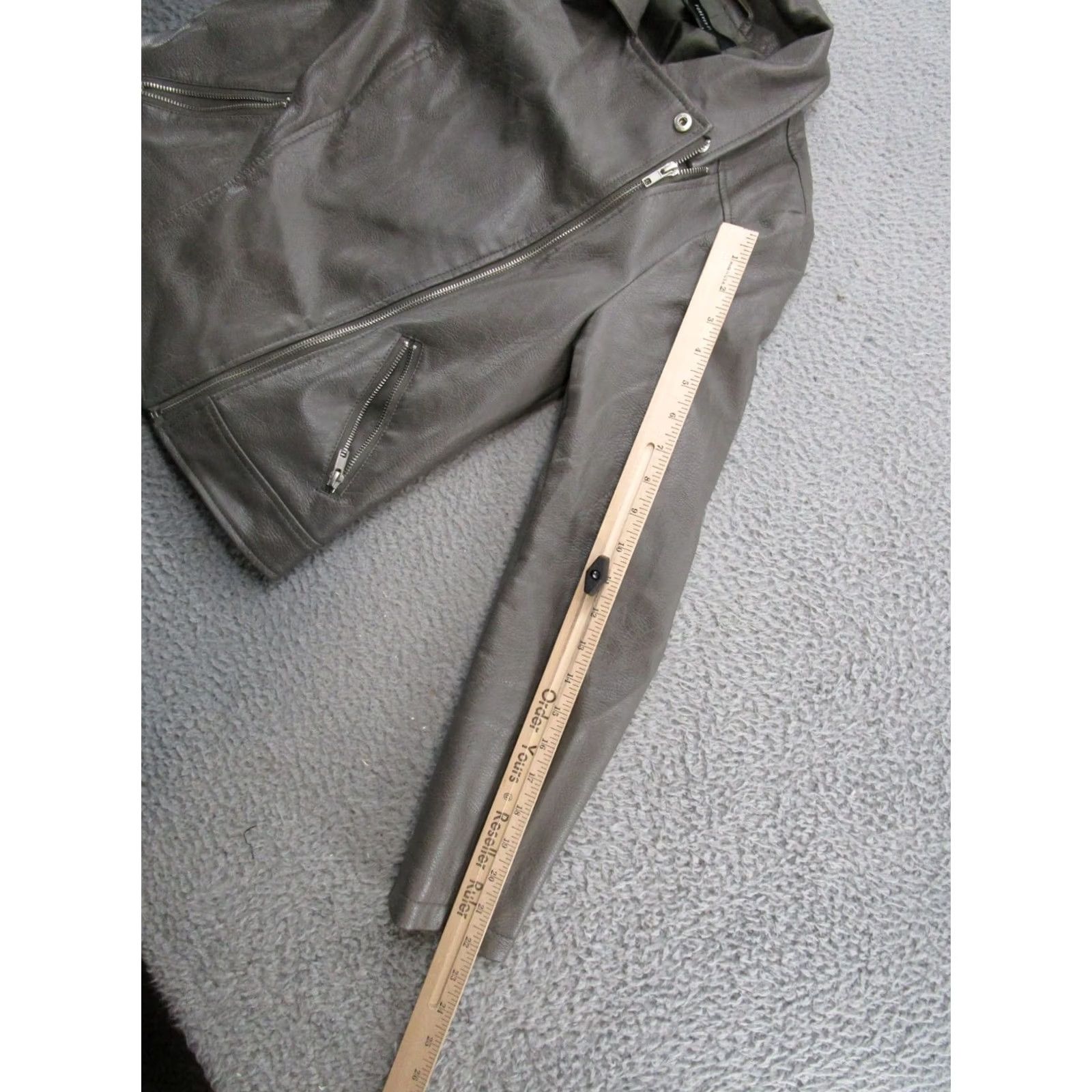 Forever 21 FOREVER 21 Motorcycle Jacket Women's Gray Faux Leather Zip Up Moto Grunge SZ M Size M / US 6-8 / IT 42-44 - 7 Thumbnail