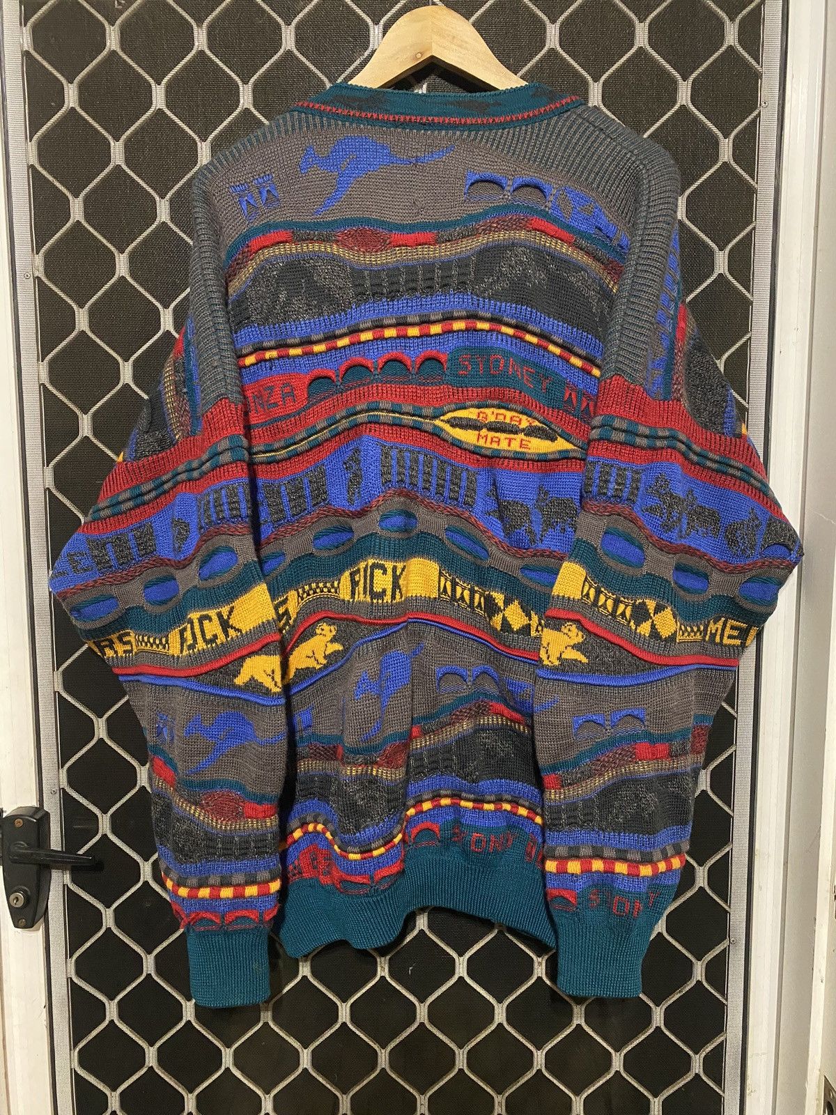 Vintage Vintage 80’s/90’s Emaroo (Coogi style) cardigan. Size US XXL / EU 58 / 5 - 2 Thumbnail
