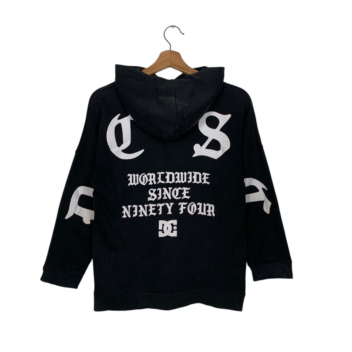 DC DC SHOE Big Logo Pullover Hoodies Kid Size 140 #1640-C73 Size US XXS / EU 40 - 1 Thumbnail