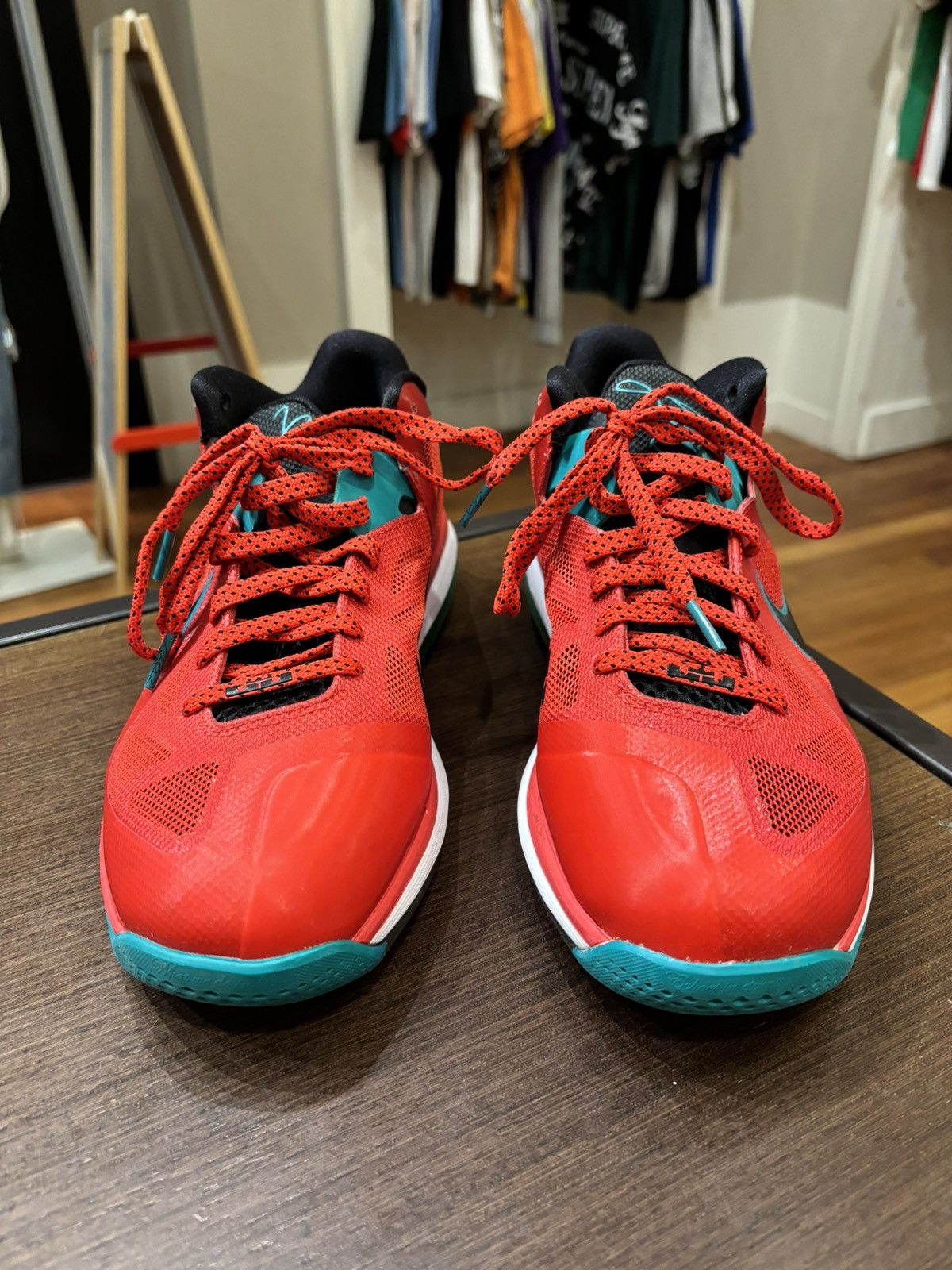 Nike Nike LeBron 9 Low Liverpool Size US 10 / EU 43 - 5 Thumbnail