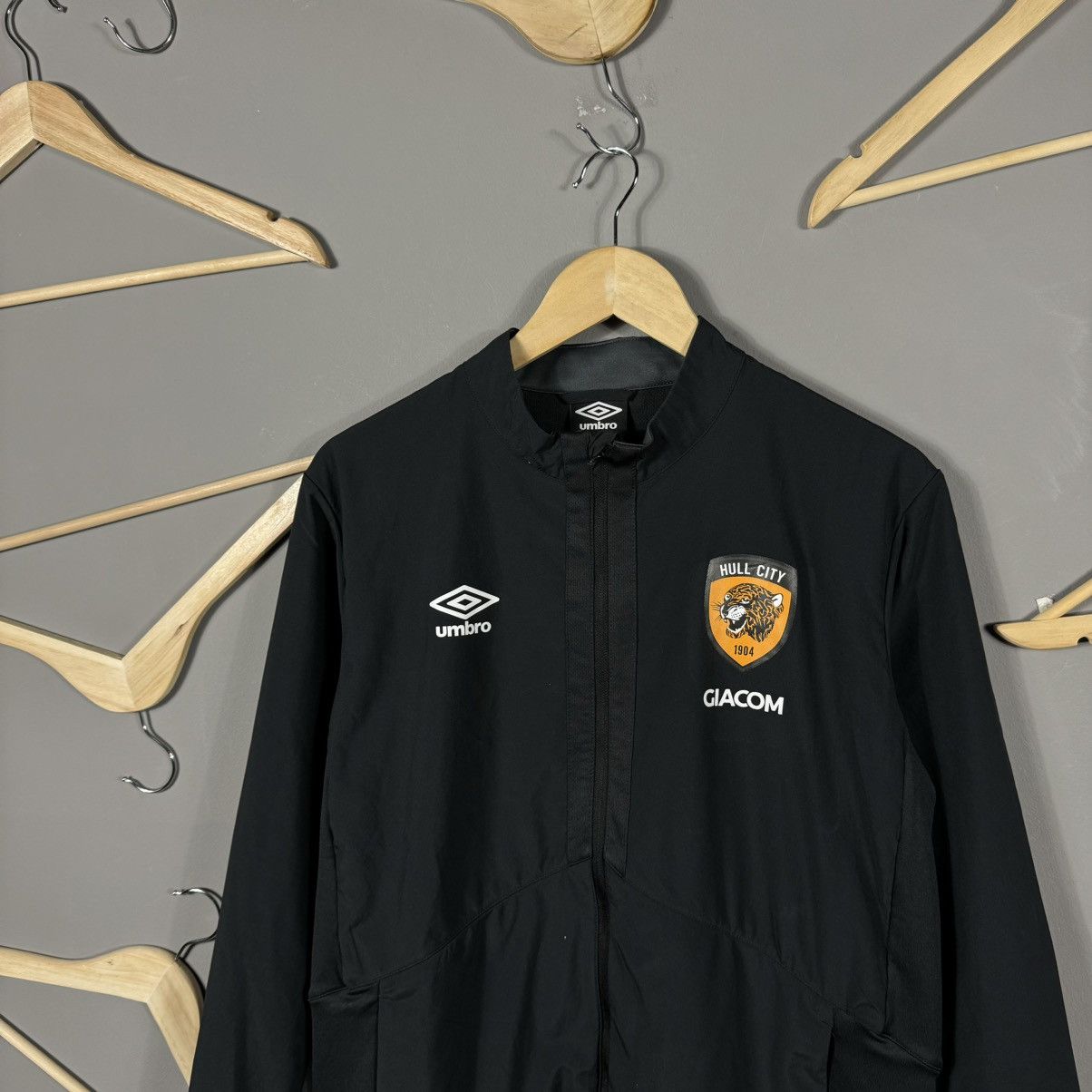 Umbro Umbro Hull City Light Jacket Size US XL / EU 56 / 4 - 2 Thumbnail