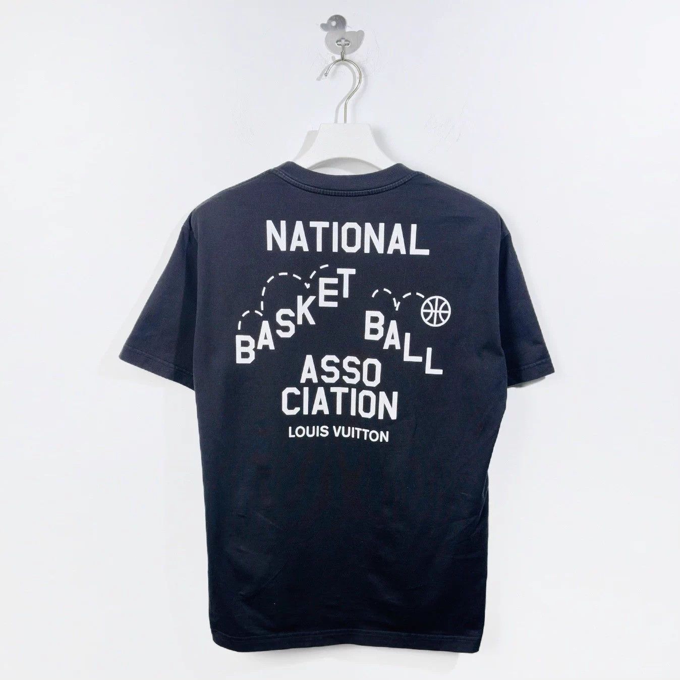 Louis Vuitton LV x NBA Logo SS T-Shirt Unisex Black Size US L / EU 52-54 / 3 - 2 Thumbnail