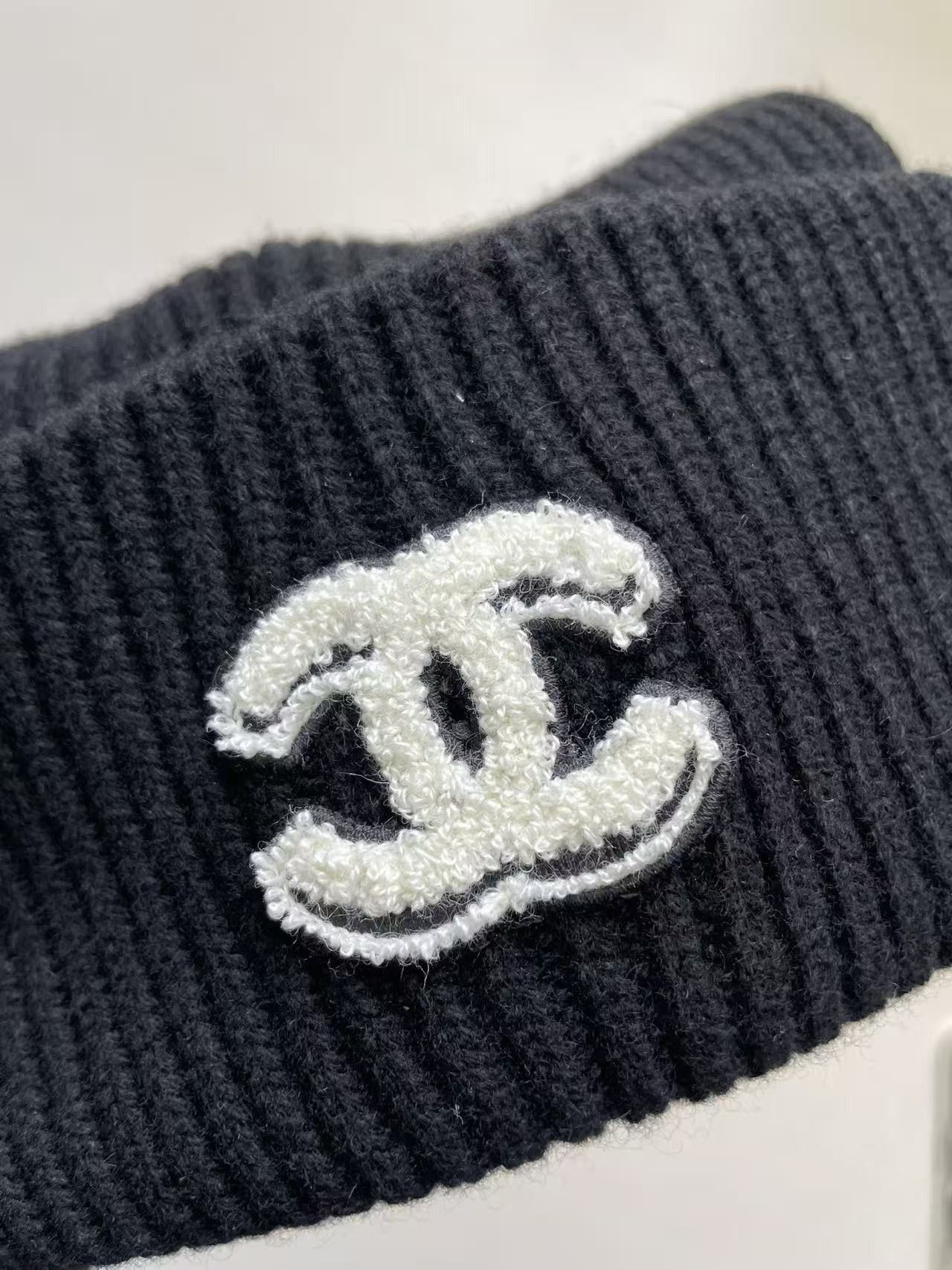 Chanel Chanel CC Cashmere Black Beanie Size ONE SIZE - 3 Thumbnail