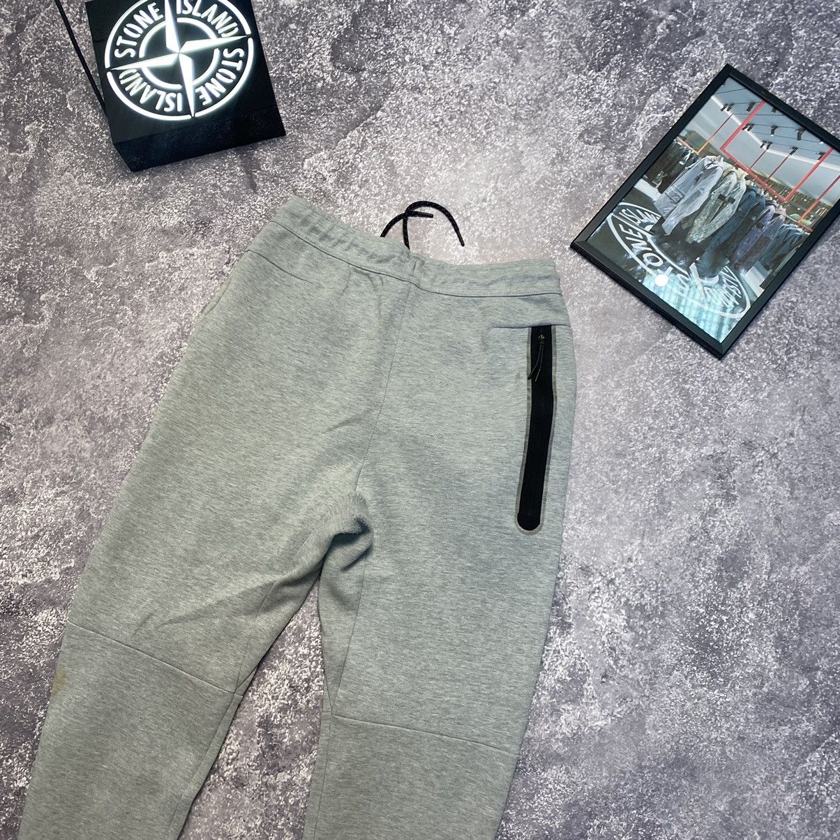 Nike × Vintage Men’s Nike Tech Fleece New Collection Small Logo drill pants Size US 30 / EU 46 - 12 Thumbnail