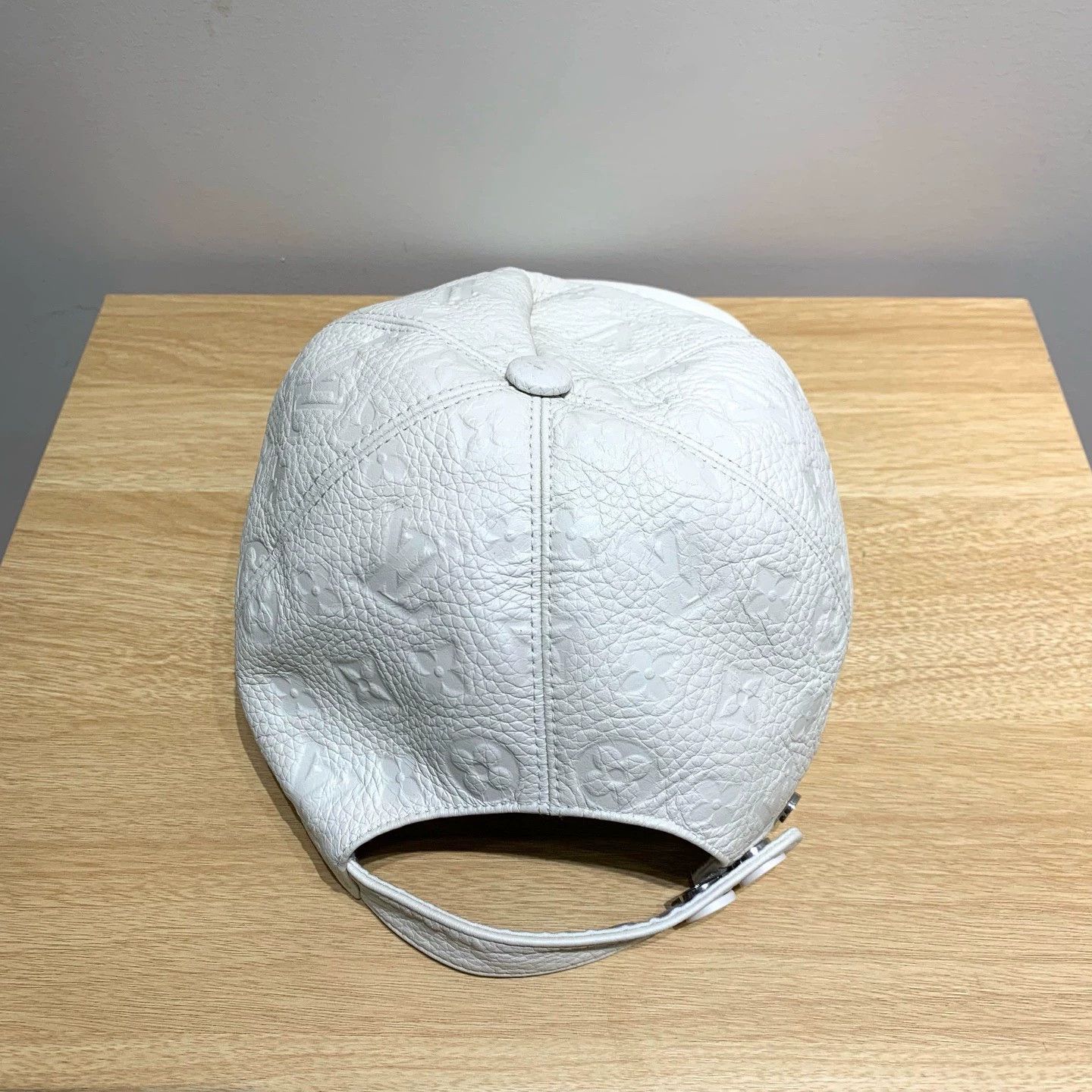 Louis Vuitton 99% new condition Louis Vuitton full leather baseball cap Size ONE SIZE - 2 Thumbnail
