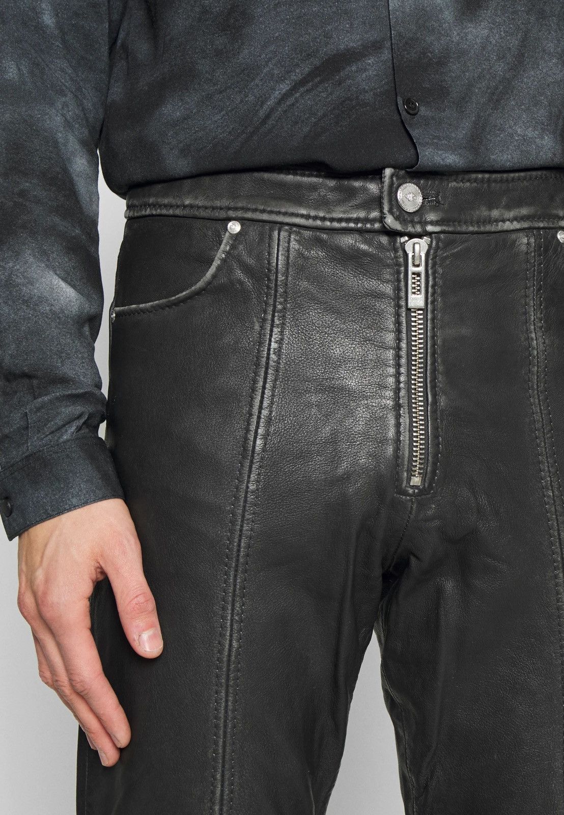 Han Kjobenhavn SS23 !DSWT! Han Kjobenhavn "HK" Knee Logo Leather Pants Size US 32 / EU 48 - 9 Thumbnail