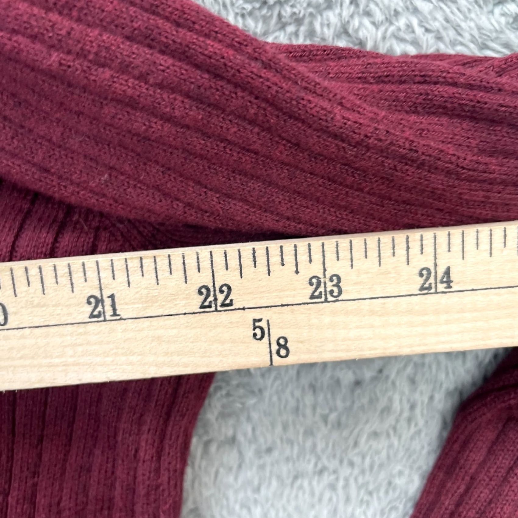 Gap Gap Sweater Mens Large Red Turtleneck Tight-Knit Pullover Ribbed Knit Casual Shirt Jumper (Men) Holiday, Winter Color: Red Size US L / EU 52-54 / 3 - 7 Thumbnail