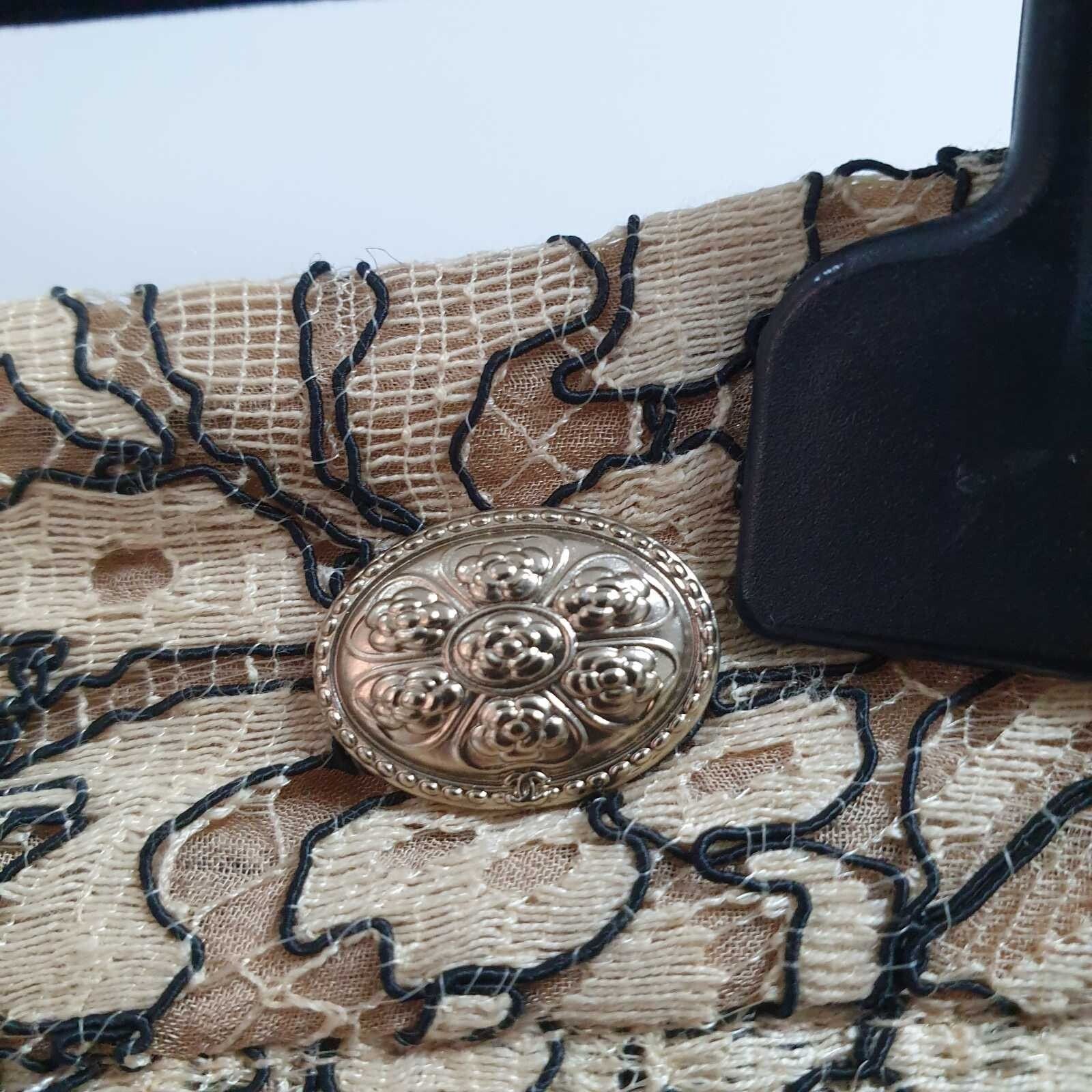 Chanel Chanel Beige Floral Lace Skirt Size 40 Size 28" / US 6 / IT 42 - 2 Thumbnail