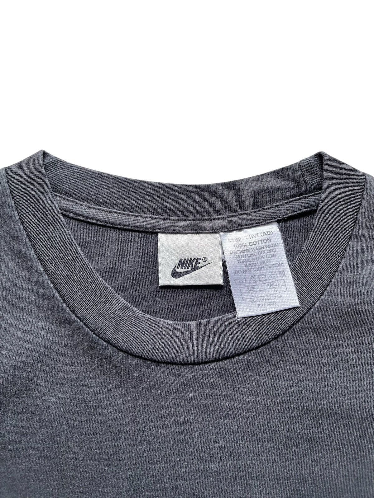 Nike ⚠️ SUN FADED⚠️ Vintage 90’s NIKE Embroidered Logo T-Shirt Size US L / EU 52-54 / 3 - 9 Thumbnail