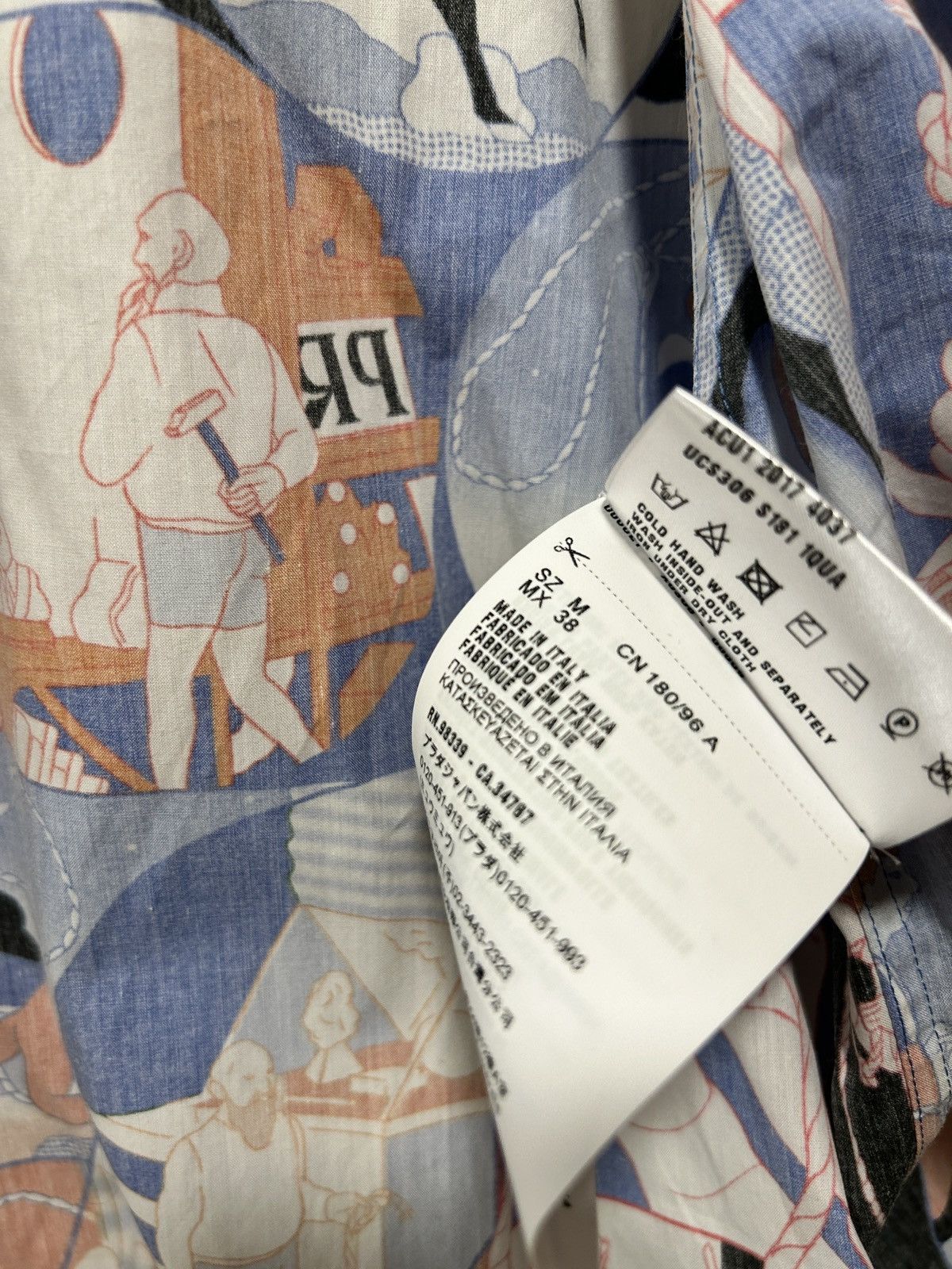 Prada Prada s/s 18 viscose printed camp collar comic motif Size US M / EU 48-50 / 2 - 6 Thumbnail