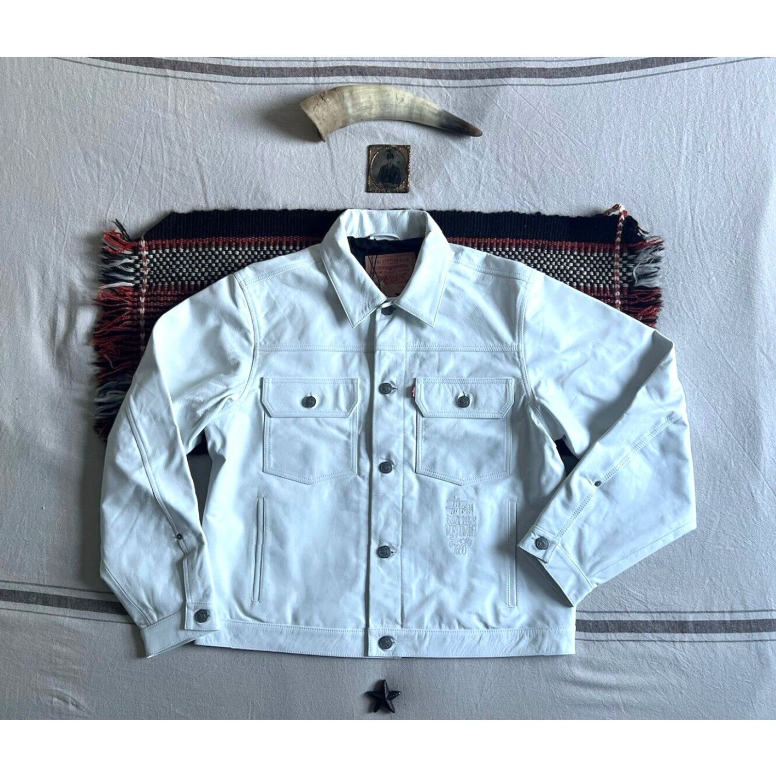 Levi's VINTAGE Stussy Levi’s Leather Jacket L Made Italy 2024 Trucker White Rare Collaboration Size US L / EU 52-54 / 3 - 2 Thumbnail