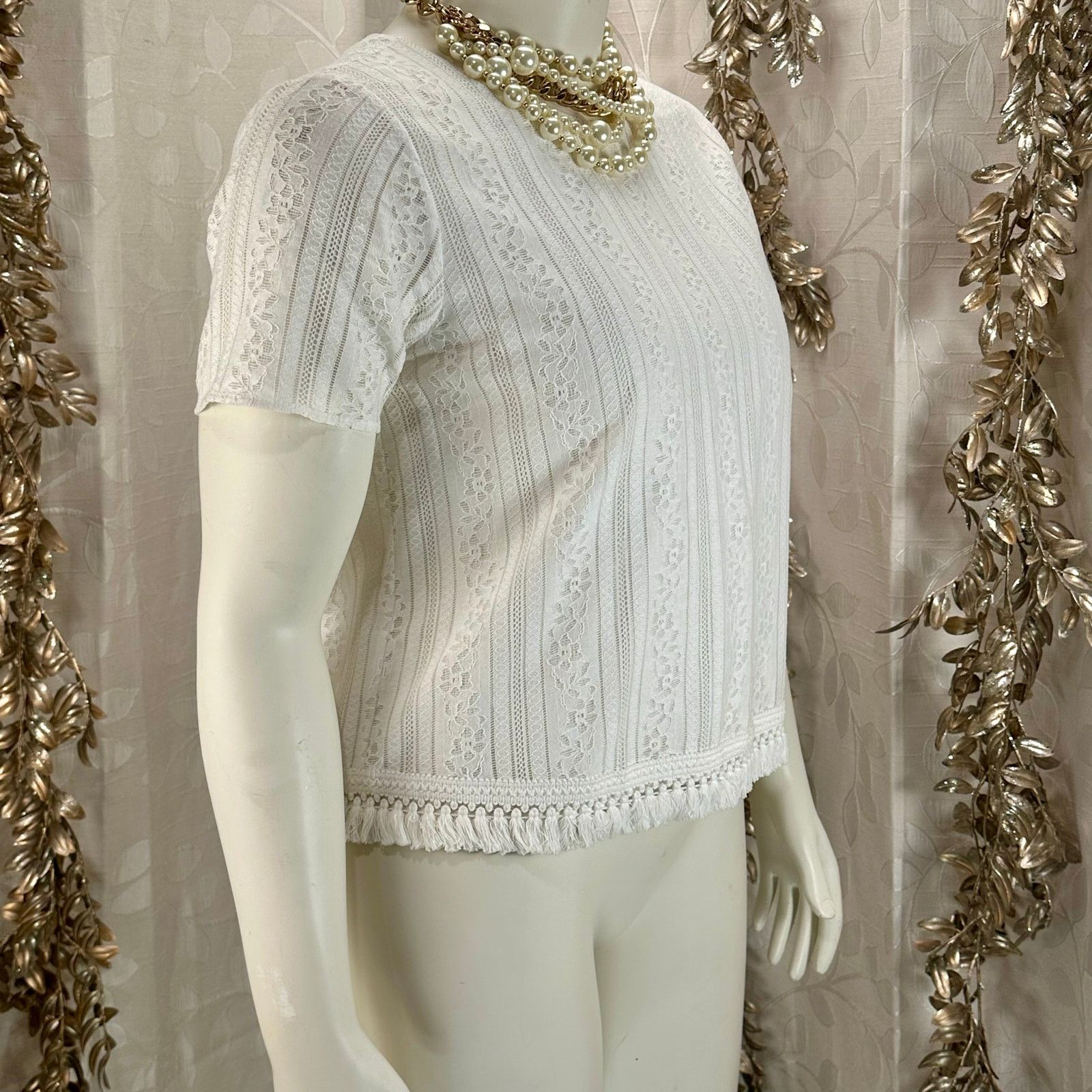 Michael Kors Michael Kors White Lace M Fringe Hem Short Sleeve Top Size M / US 6-8 / IT 42-44 - 3 Thumbnail