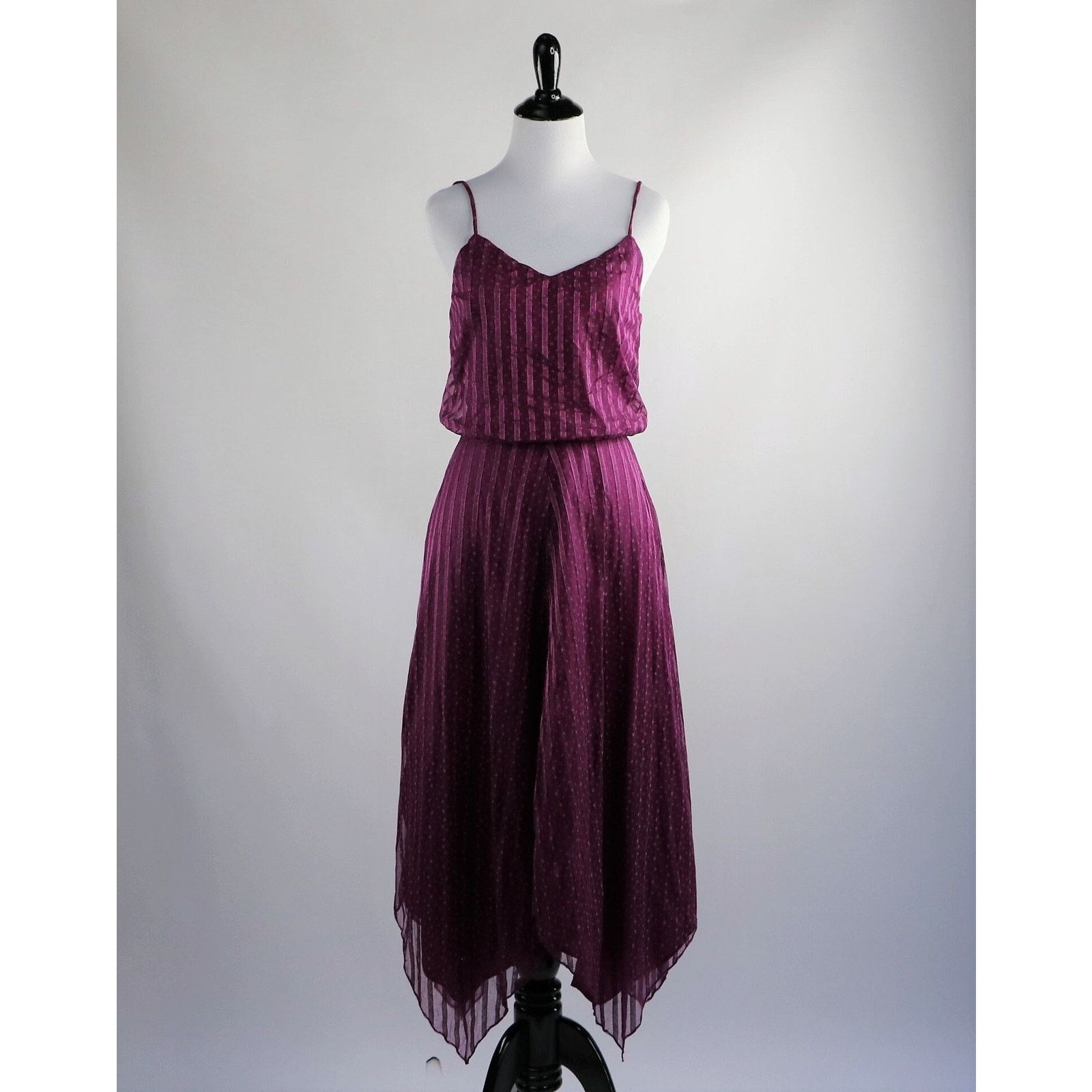 Vintage Vintage 1970s Plum Floral Sun Dress, Matching Vest Small Size S / US 4 / IT 40 - 5 Thumbnail