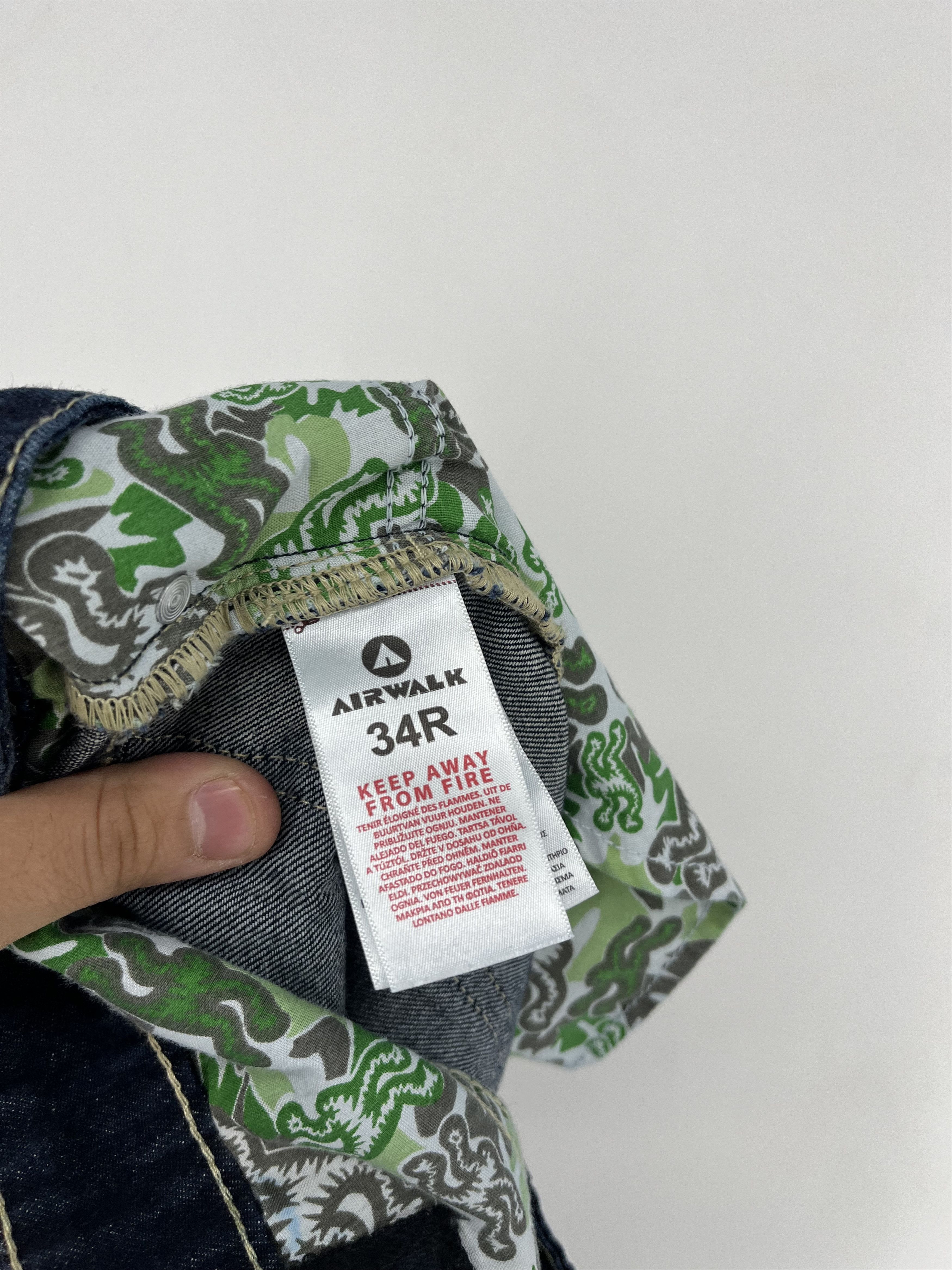 Airwalk × Vintage Vintage Airwalk Turn Up Jean Running Man Skate Jeans Size US 32 / EU 48 - 11 Thumbnail
