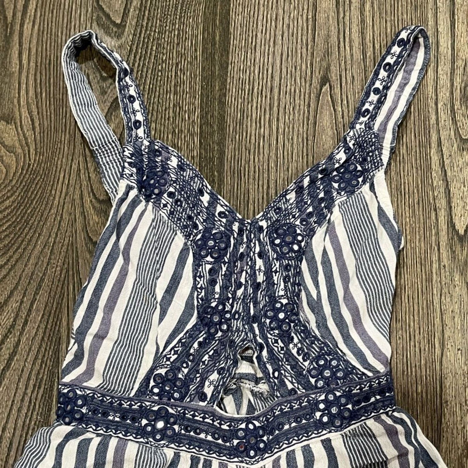 American Eagle Outfitters American Eagle Cut-Out Romper Boho Eyelet Embroidered BlueXS Size 25" / US 0 / IT 36 - 2 Thumbnail