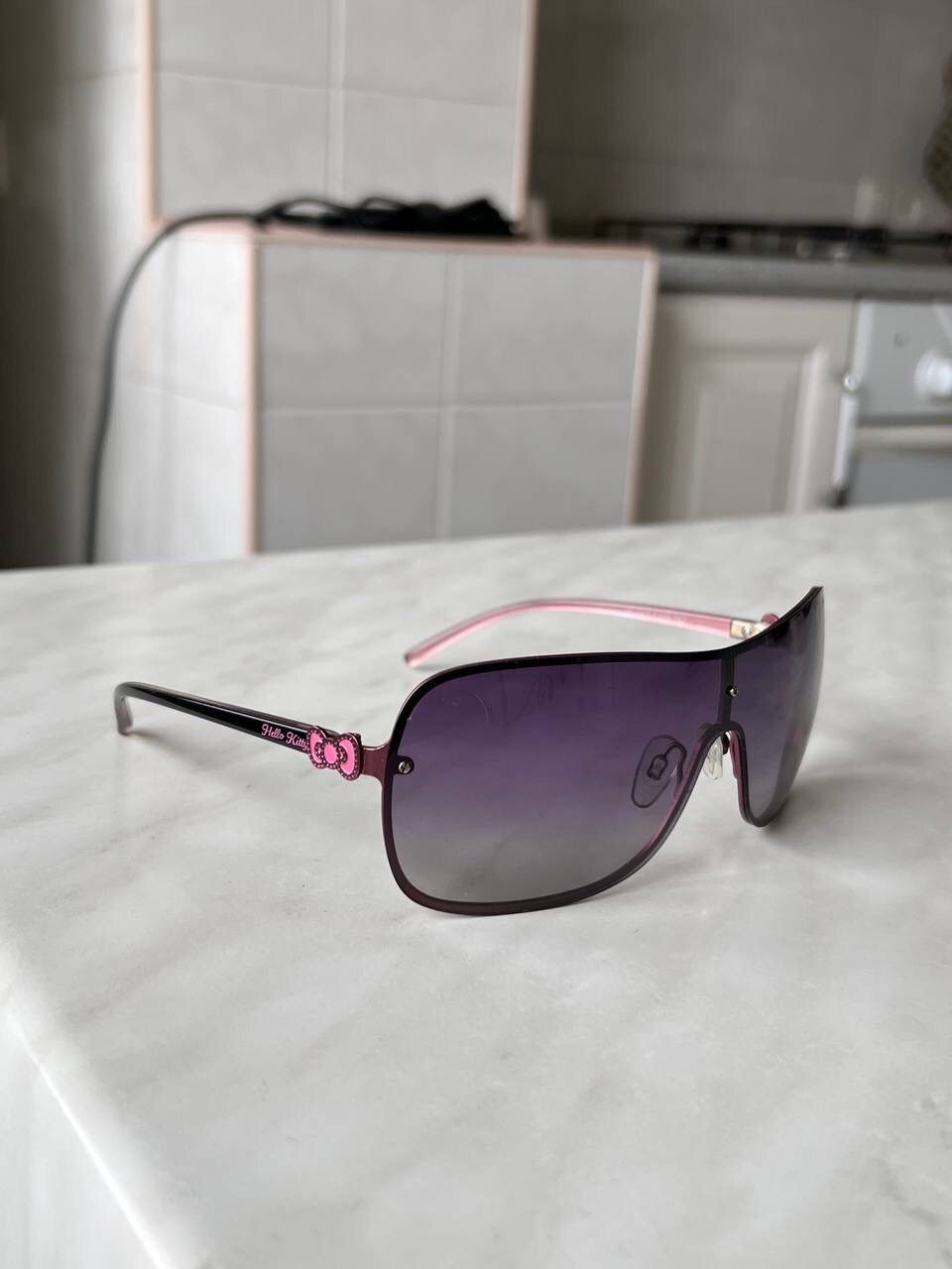 Japanese Brand × Vintage Vintage Hello Kitty Japan Sanrio Pink Unisex Sunglasses Y2K Size ONE SIZE - 1 Thumbnail