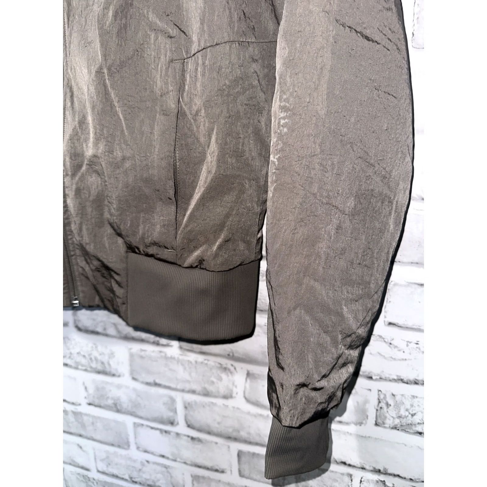 Lululemon Lululemon Green Nylon Insulsted Bomber Style Jacket Womens 4 Size S / US 4 / IT 40 - 3 Thumbnail