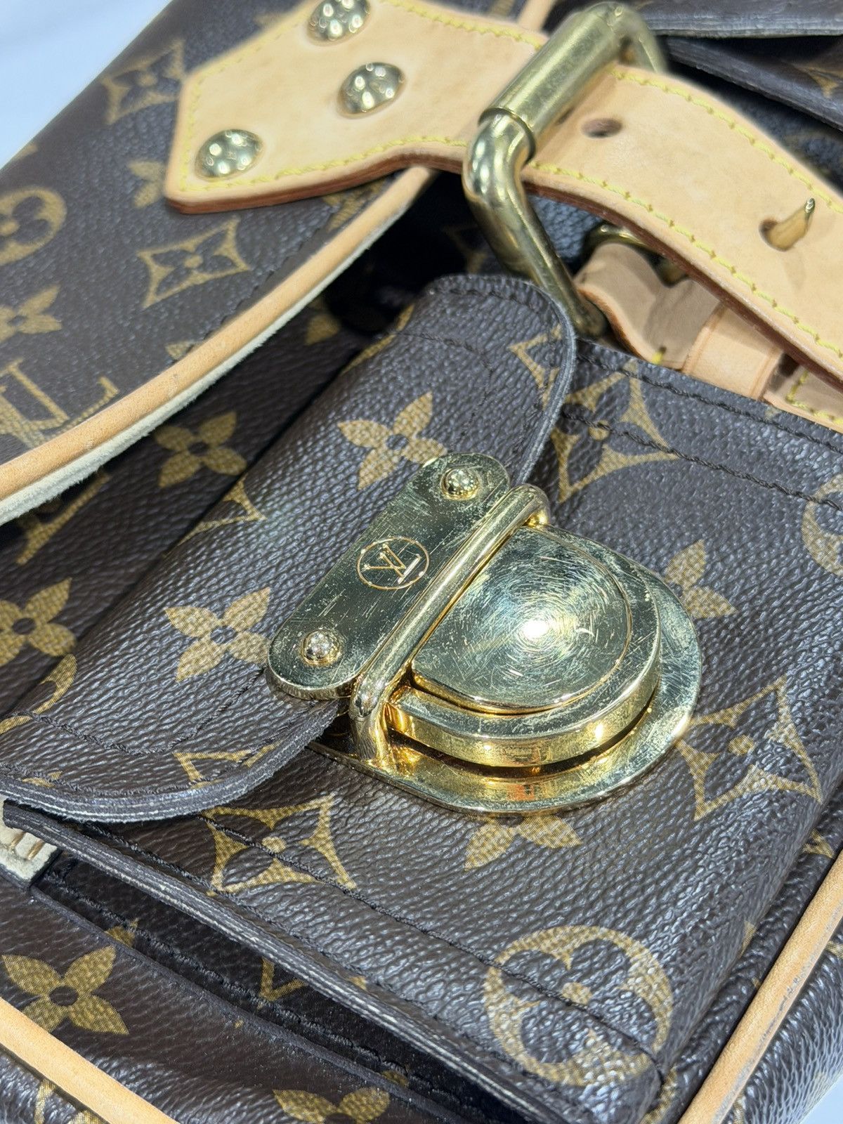 Louis Vuitton Louis Vuitton Monogram Hudson PM Bag Size ONE SIZE - 3 Thumbnail
