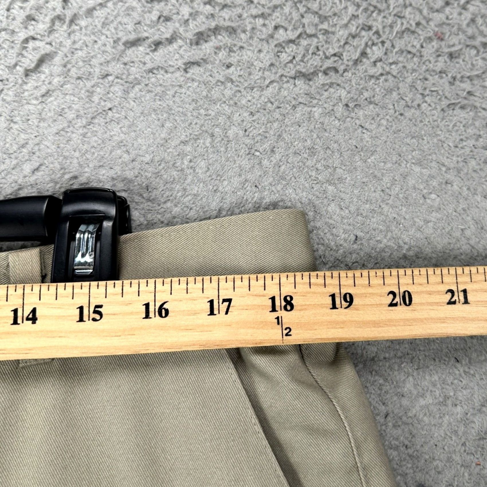 Haggar Haggar Khaki Pants Mens 38X32 Beige Flat Front Straight Leg Pockets Casual NEW Size US 38 / EU 54 - 7 Thumbnail