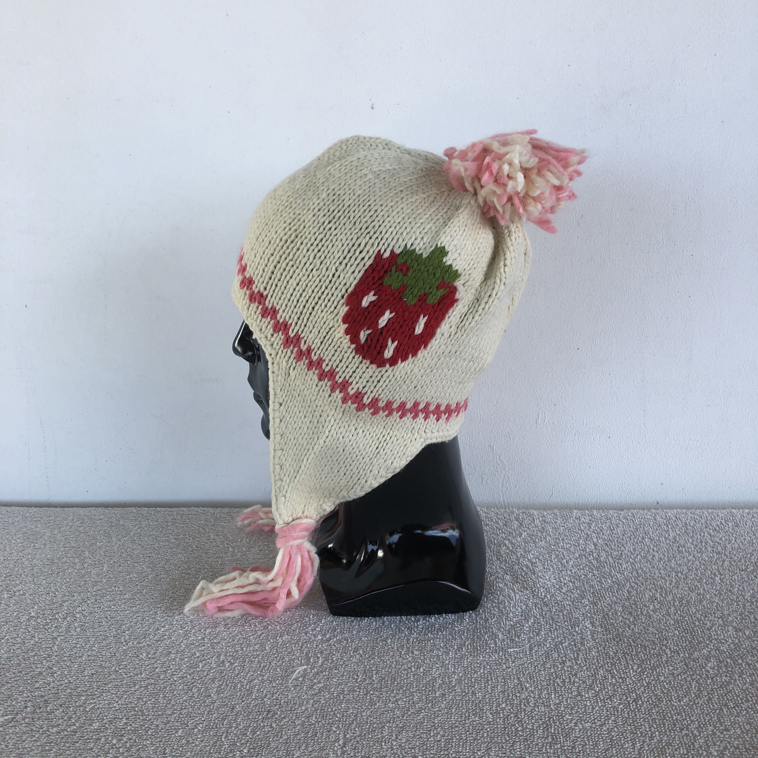 Japanese Brand Vintage 90s Strawberry Earflap Beanie Pompom Snow Caps Hats Size ONE SIZE - 4 Thumbnail