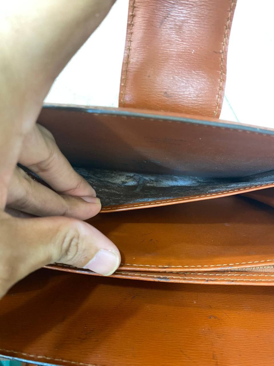 Louis Vuitton Louis Vuitton Epi Leather Capuchin Shoulder Bag Kenyan Brown Size ONE SIZE - 14 Thumbnail