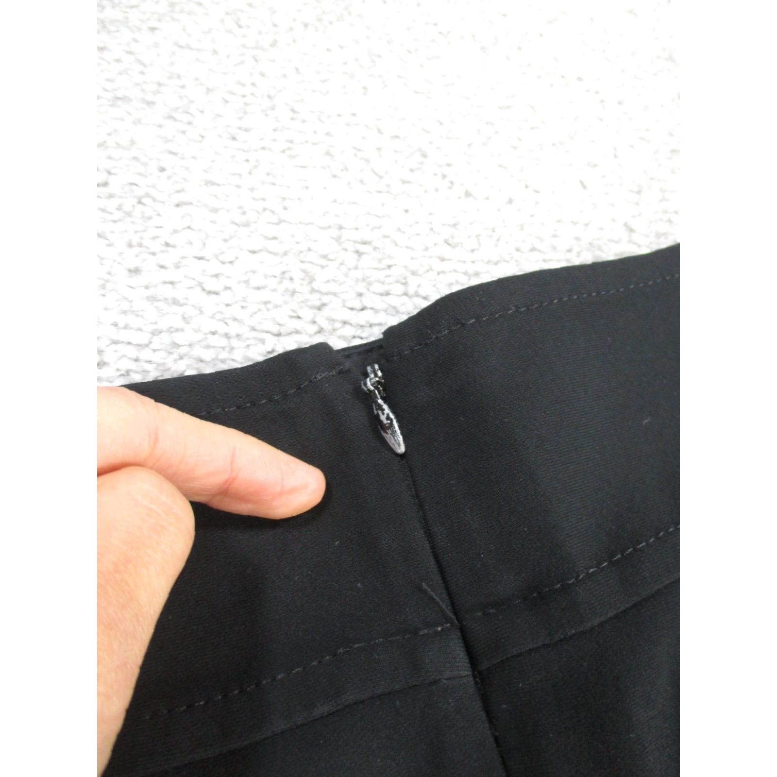 St. John VINTAGE St. John Women's Skirt Size 8 Black Pleated Knee Length Pencil Style Casual Professional Size 30" / US 8 / IT 44 - 8 Thumbnail