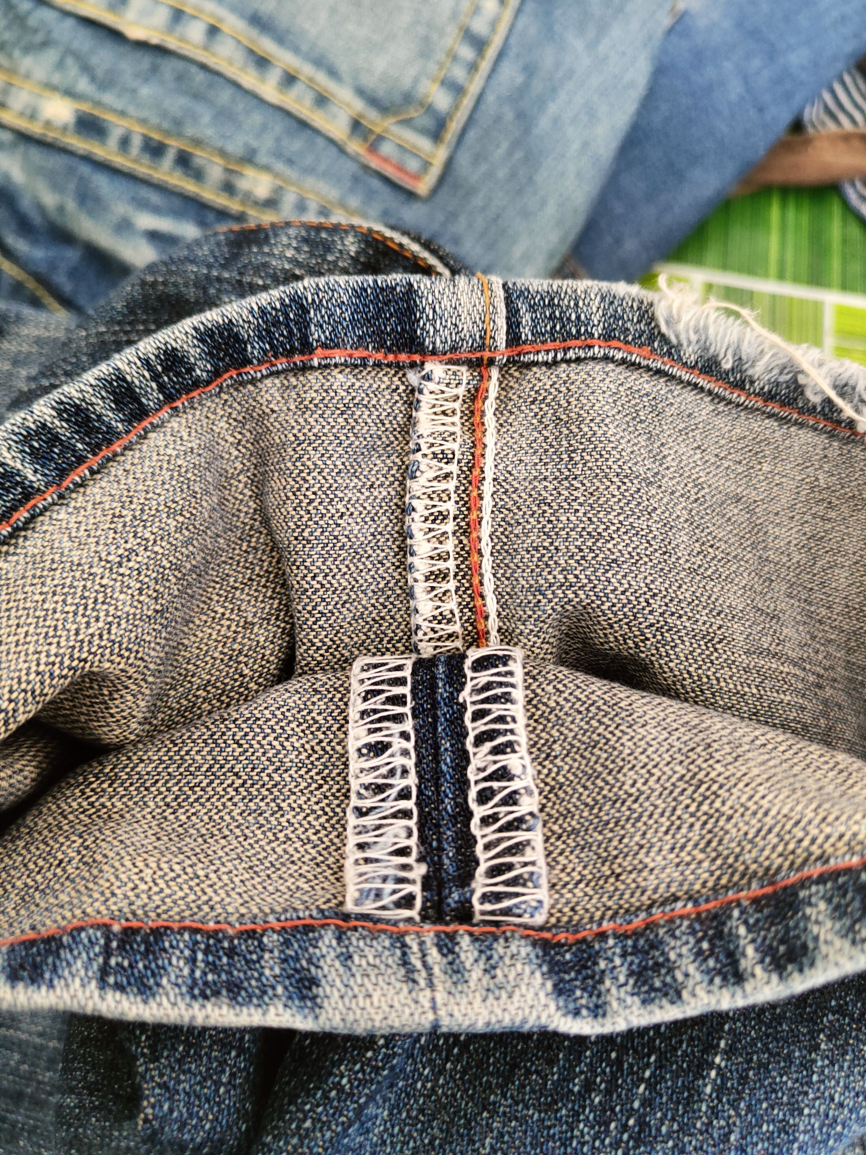 Levi's Levi's Blue Distressed Ripped Jeans #S2925 Size US 31 - 14 Thumbnail