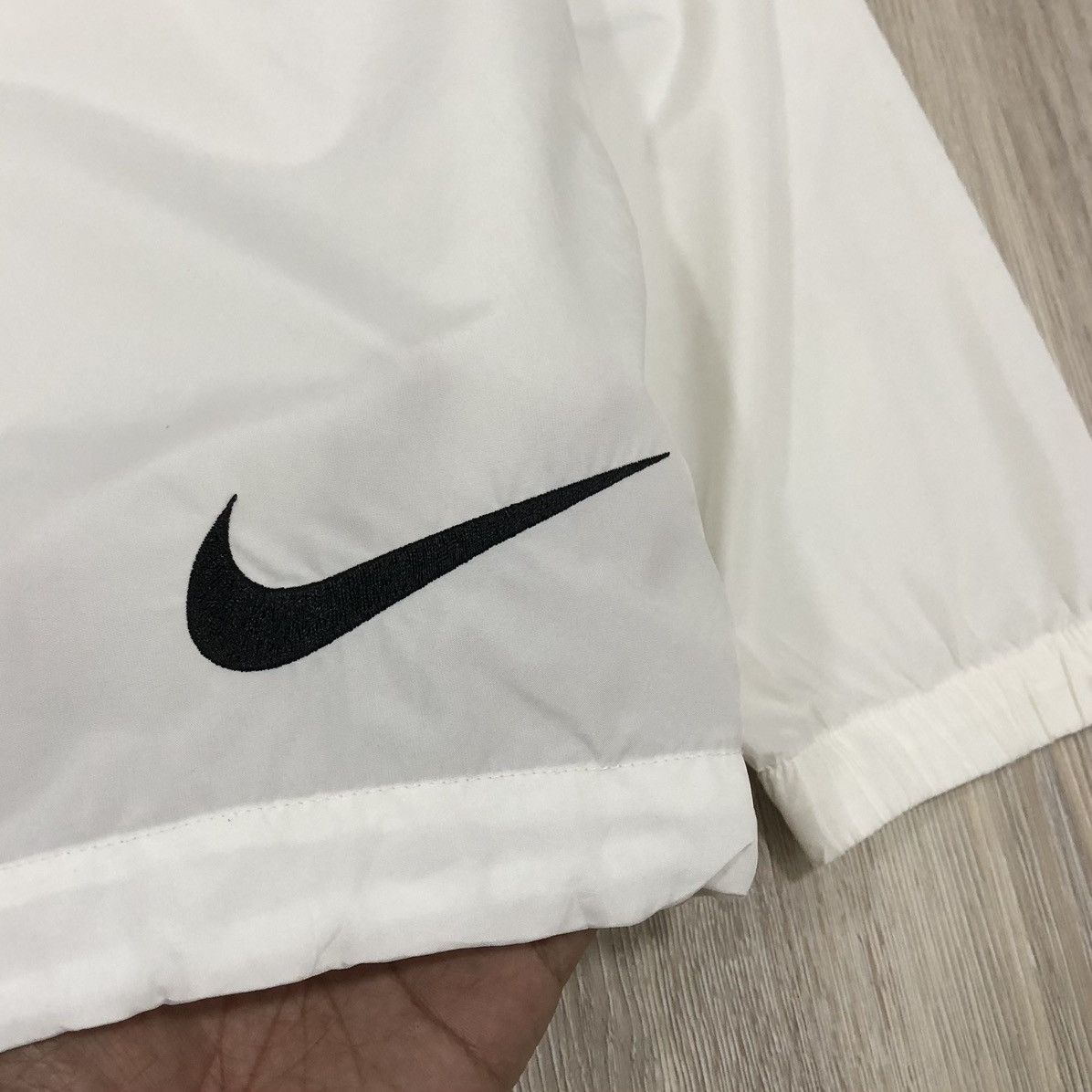 Nike Vintage Nike Pullover White Plain Windbreaker Nylon Jacket Size US XL / EU 56 / 4 - 11 Thumbnail