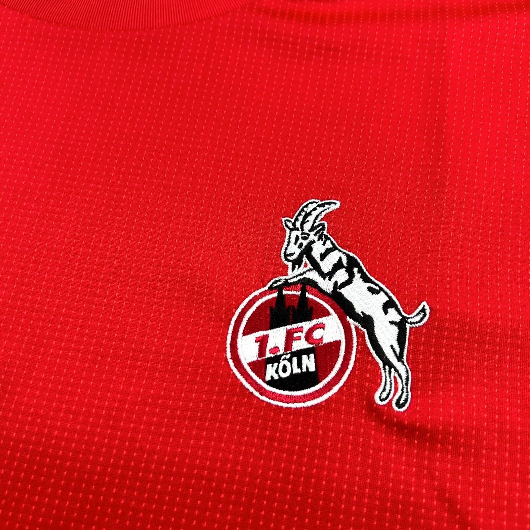Hummel VINTAGE Hummel FC Koln 2024 2025 Training Mens Football Jersey Shirt Medium Red Sports Football Mens Shirt Red Hummel Jersey Size US M / EU 48-50 / 2 - 3 Thumbnail