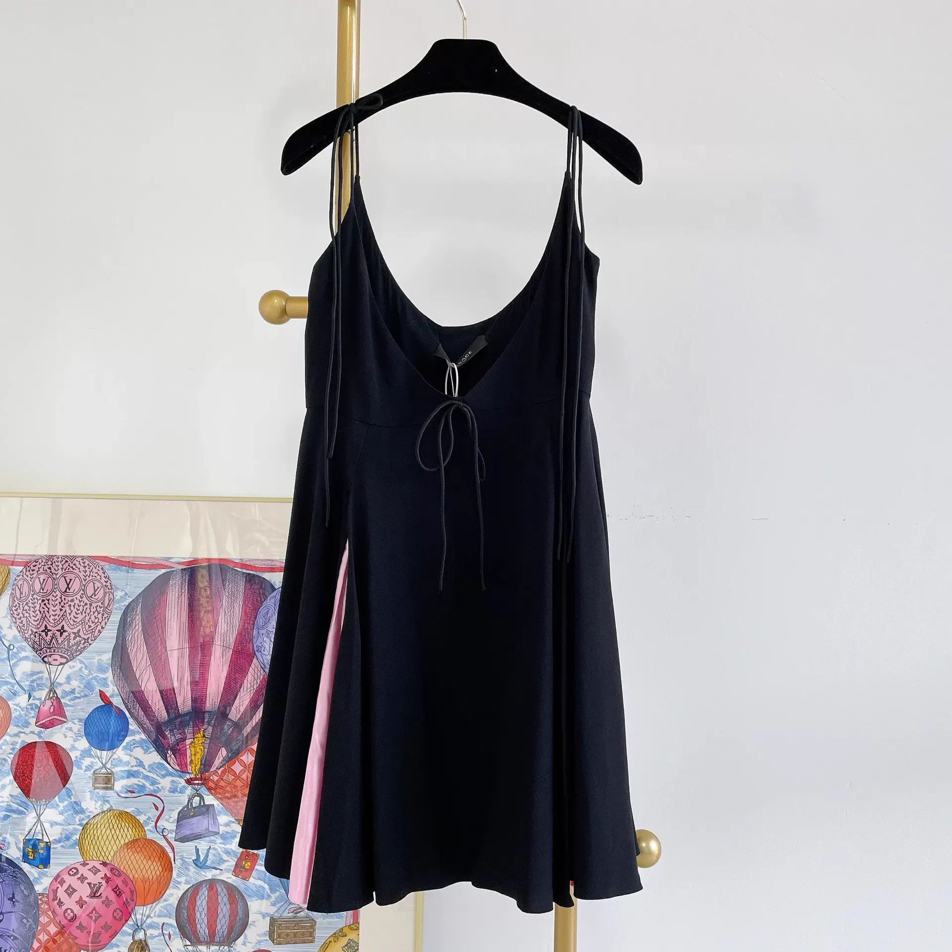 Versace Versace black sleeveless dress size 44 Size M / US 6-8 / IT 42-44 - 2 Thumbnail