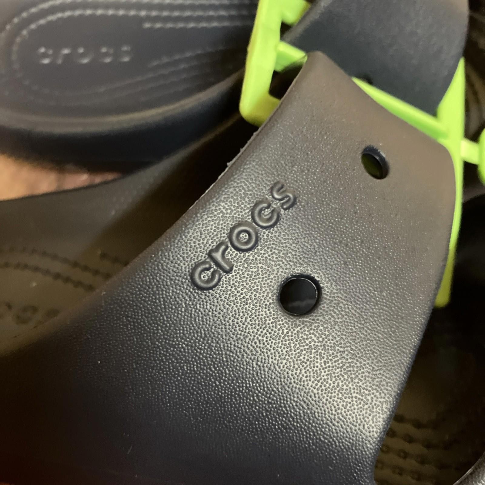 Crocs Crocs Classic Sandals V2 Summer Shoes Navy Blue NWT Size US 8 / EU 41 - 6 Thumbnail