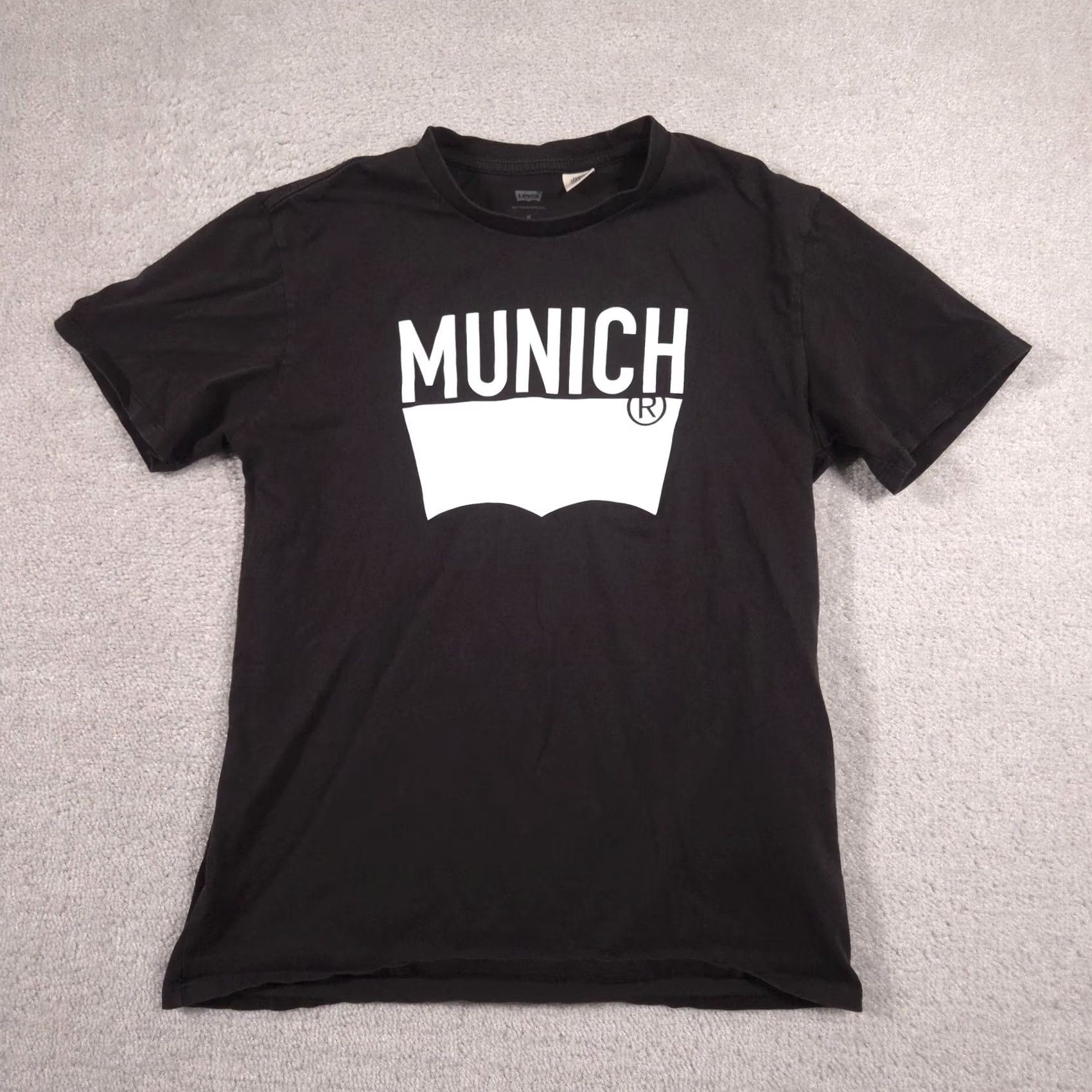 Levi's Levi's Shirt Mens Medium Black Munich City Logo Graphic Tee San Francisco Shirt Mens Medium Black Munich City Logo Graphic Tee San Francisco Size US M / EU 48-50 / 2 - 2 Thumbnail