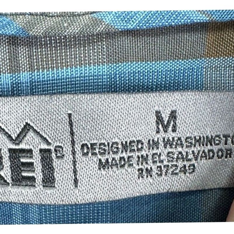 Vintage REI Shirt Mens Medium Blue Grey Madras Plaid Button Up Hiking Flap Pockets Size US M / EU 48-50 / 2 - 6 Thumbnail