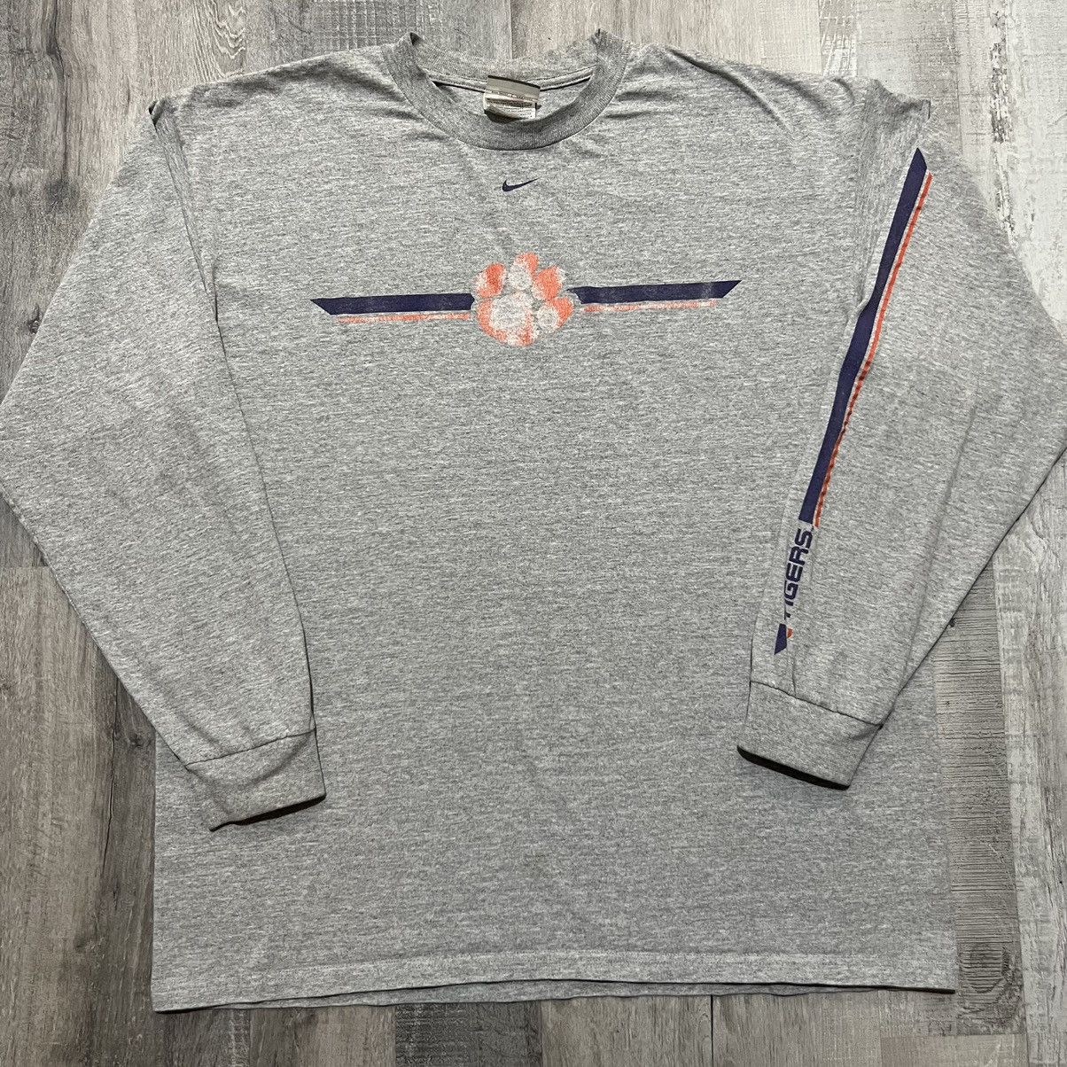 Nike × Vintage VTG Nike Team Clemson University CenterSwoosh Tigers Tee Size US L / EU 52-54 / 3 - 1 Thumbnail