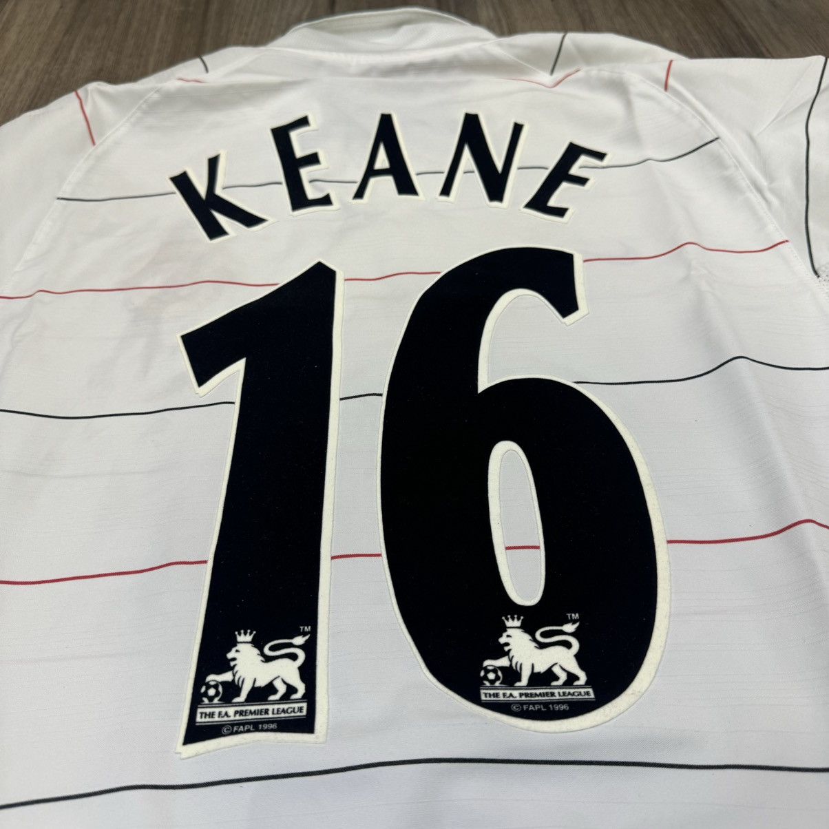 Nike Manchester united 05/06 away shirt #16 Keane Size US M / EU 48-50 / 2 - 7 Thumbnail
