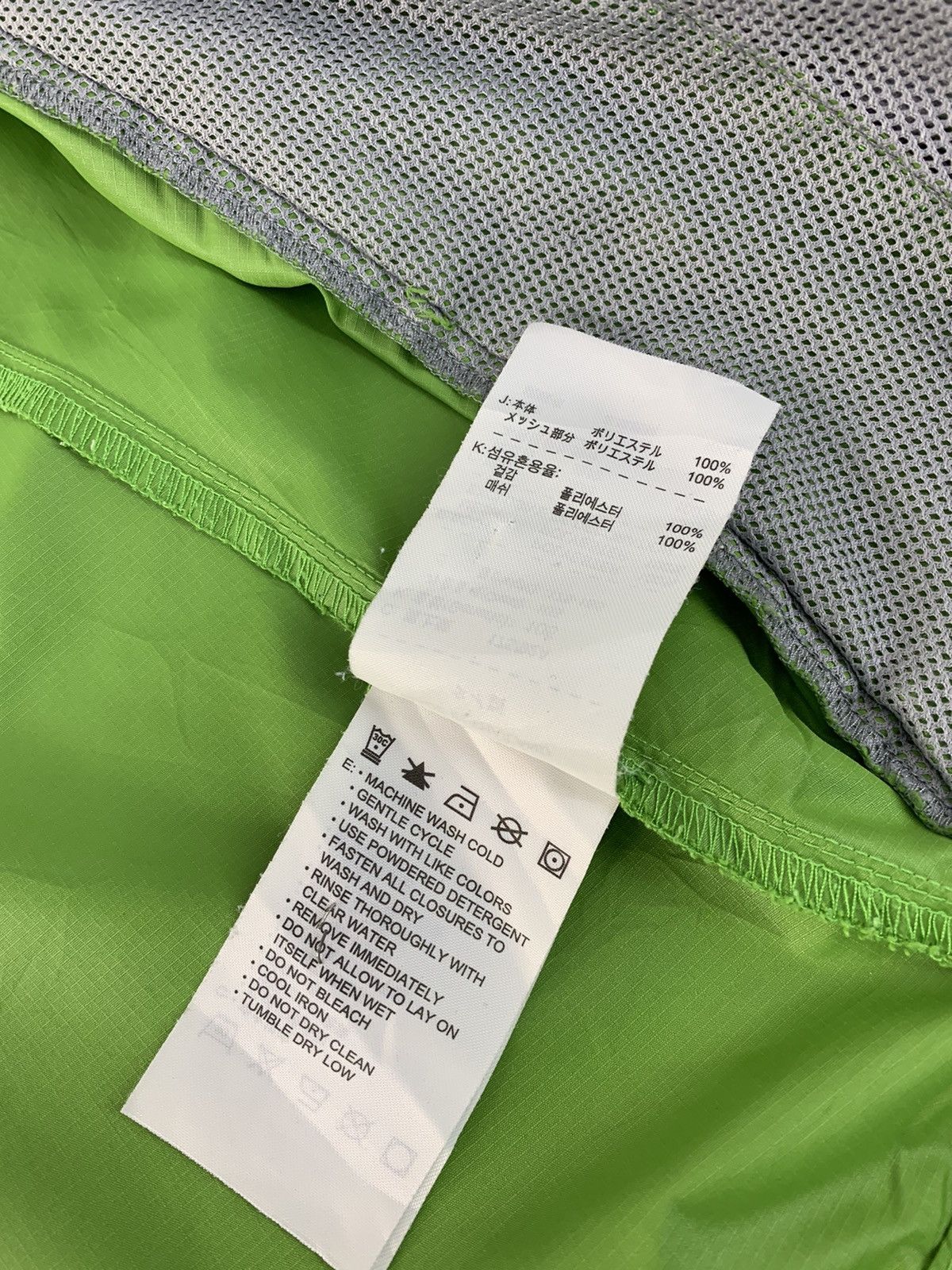 Nike ACG Hype Nike Acg Quilted Hooded Jacket Full Zip Design Size US L / EU 52-54 / 3 - 11 Thumbnail