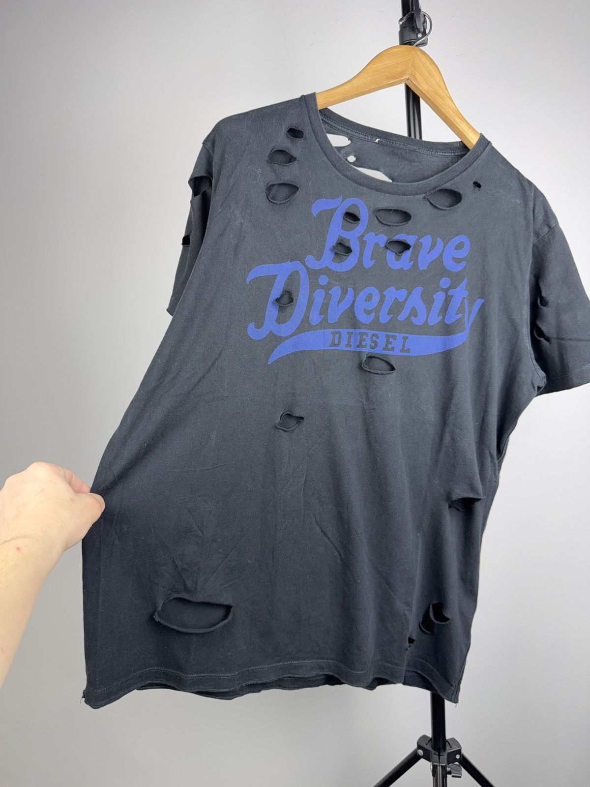 Diesel 00s Diesel Brave Diversity Distressed Faded T-Shirt Y2K Punk Size US L / EU 52-54 / 3 - 8 Thumbnail