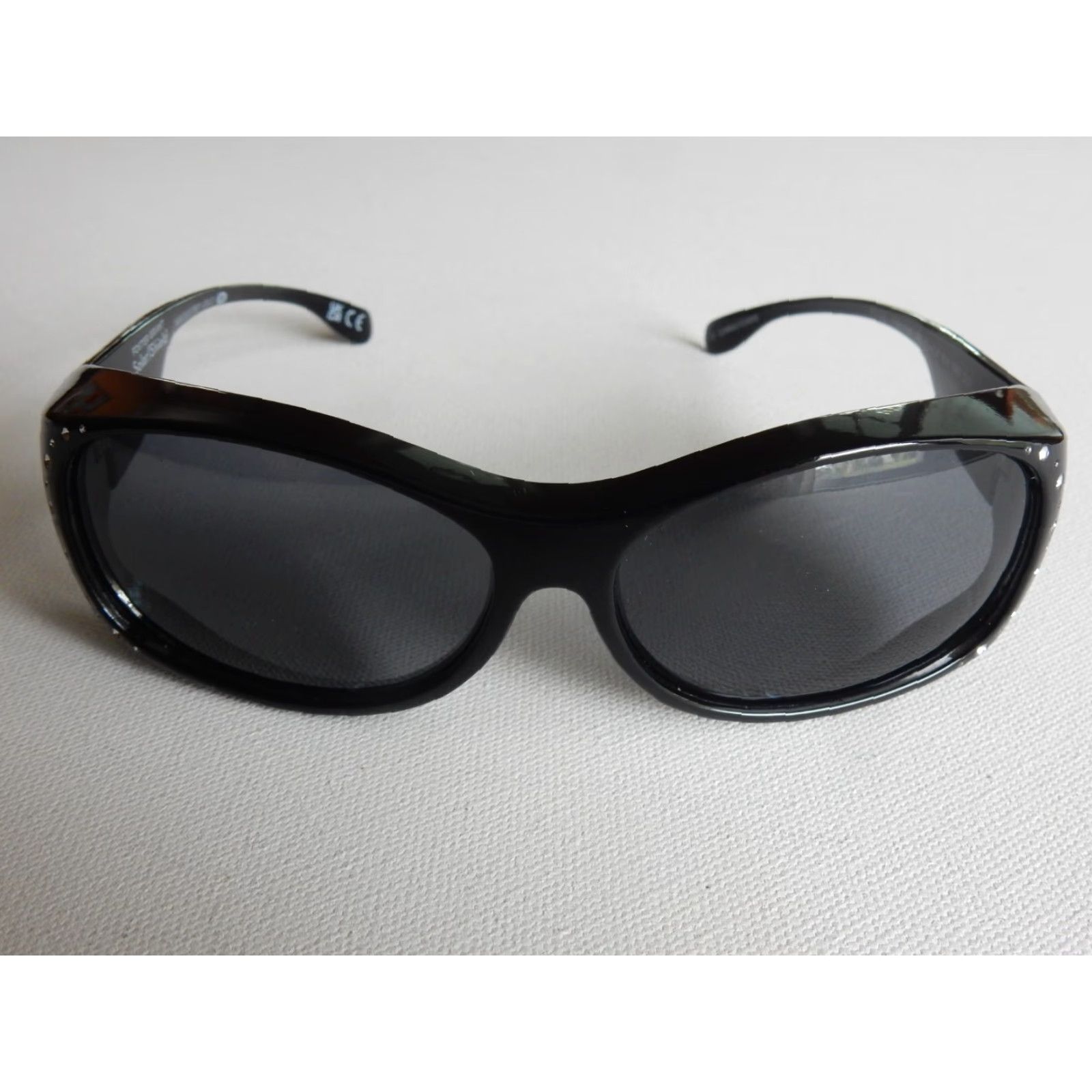 Foster Grant VINTAGE Foster Grant Polarized Fit Over Sunglasses Women Black SR1222 Size ONE SIZE - 2 Thumbnail