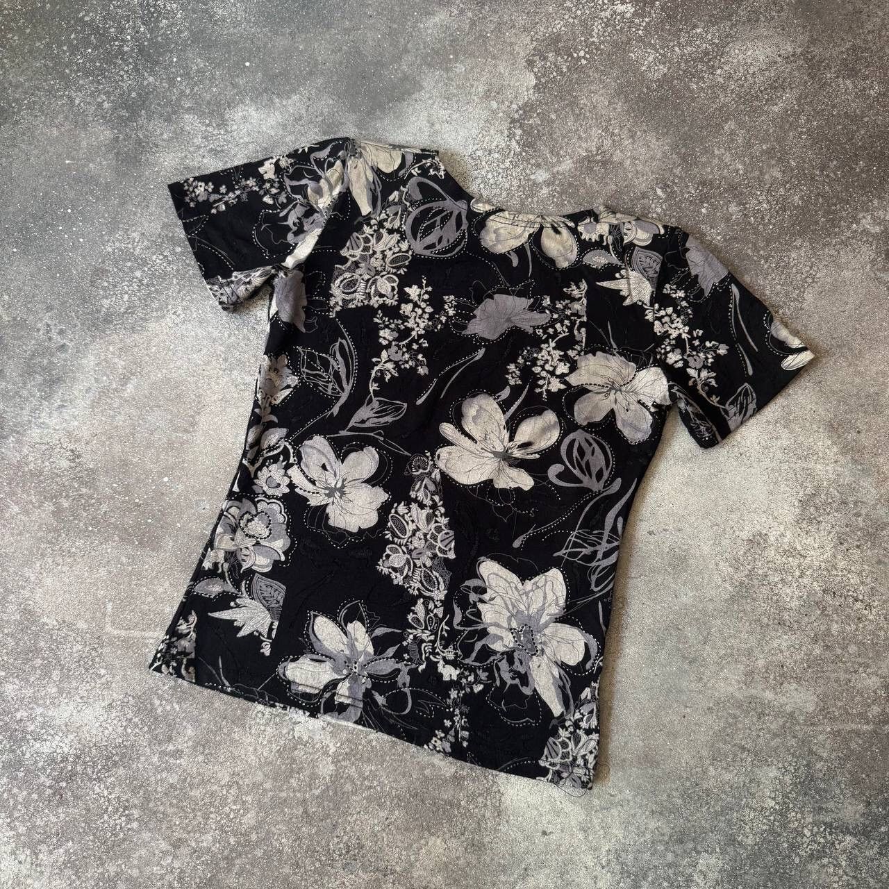 20471120 × Hysteric Glamour × Japanese Brand Amazing Vintage Gothic Floral T-Shirt Size M / US 6-8 / IT 42-44 - 7 Thumbnail