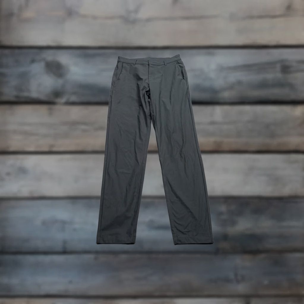 Fabletics Fabletics Pants Mens 32 Chino Flat Front Gray Casual Travel Lightweight Polyester Blend Slas Pocket Regular Rise Mid regular Mens Size US 32 / EU 48 - 1 Thumbnail