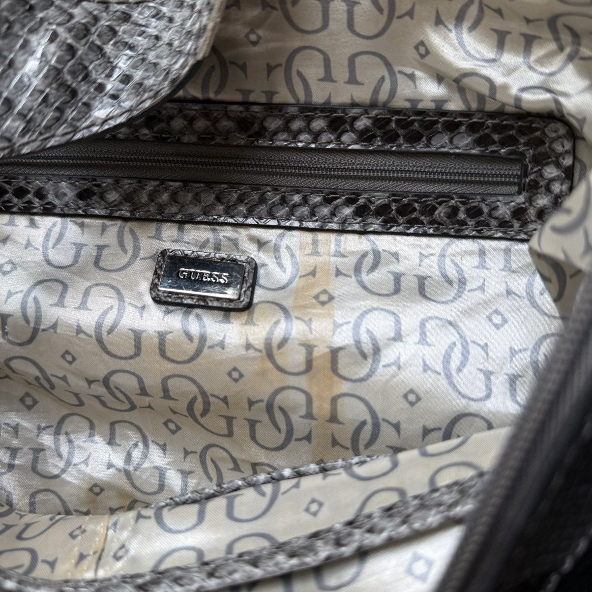 Guess 📌 Vintage Guees Monogram Y2K Juicy Vibe Handbag Size ONE SIZE - 16 Thumbnail