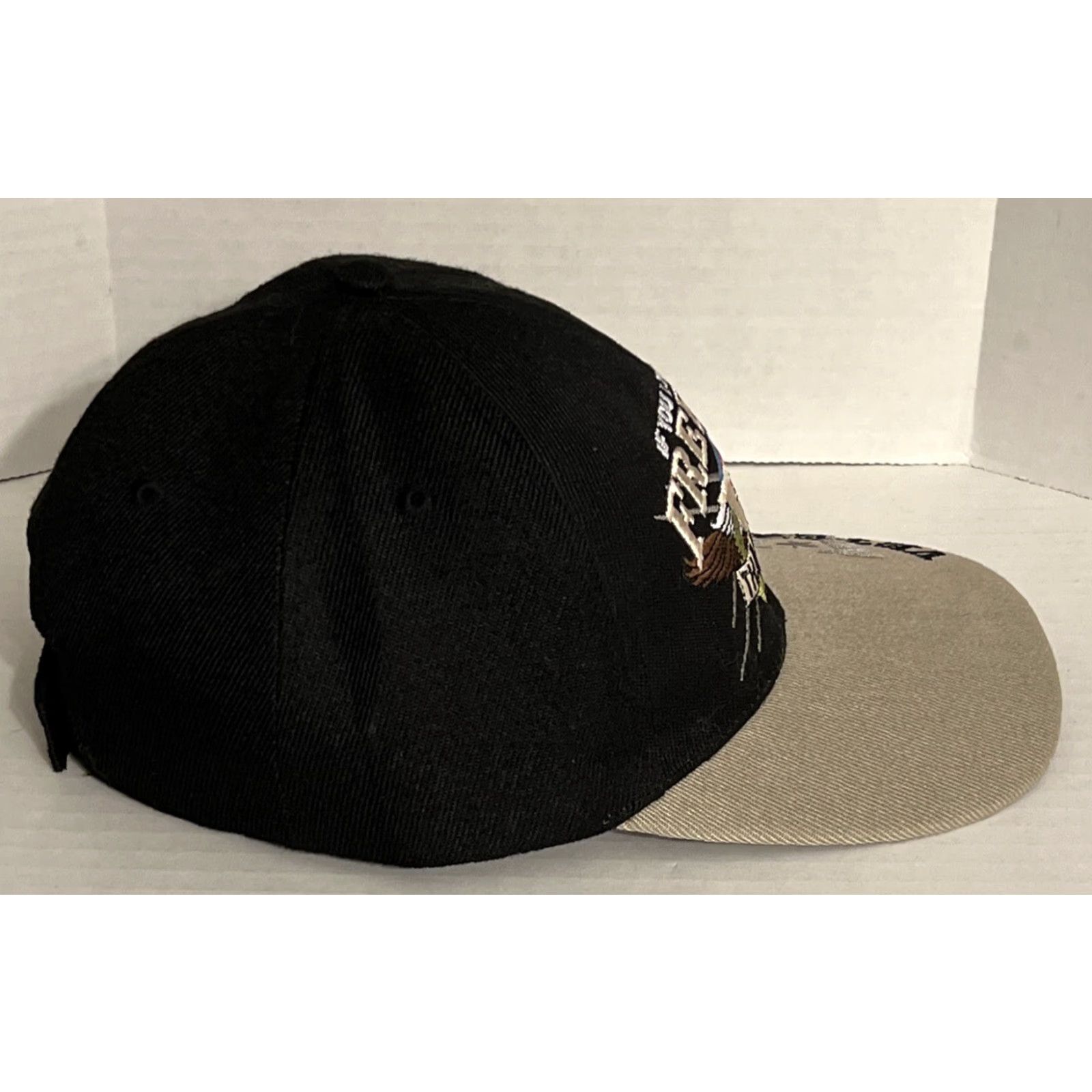 Vintage VETERANS - If You Love Your Freedom THANK A VET Embroidered Cap Hat - Authentic Hat Adjustable Black Unisex Adults Army Cap Size ONE SIZE - 6 Thumbnail