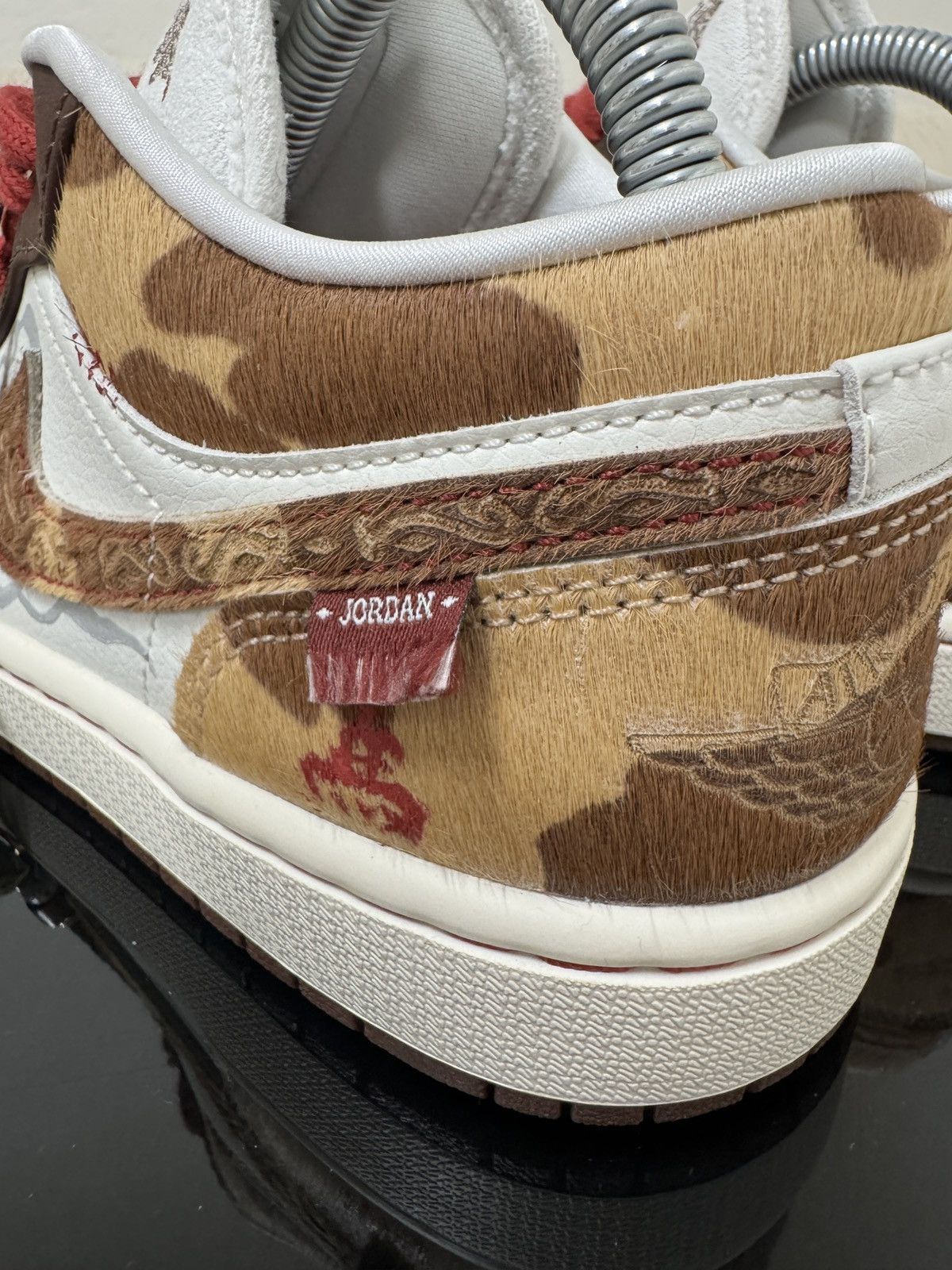 Nike Air Jordan 1 Low SE Size US 8 / EU 41 - 6 Thumbnail
