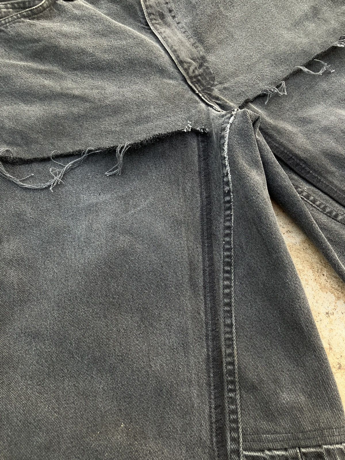 Levi's Made & Crafted × Vintage Custom short . (Vintage Levi’s 550 black tap.)🧛🏾‍♂️🦇 Made in USA Size US 33 - 3 Thumbnail